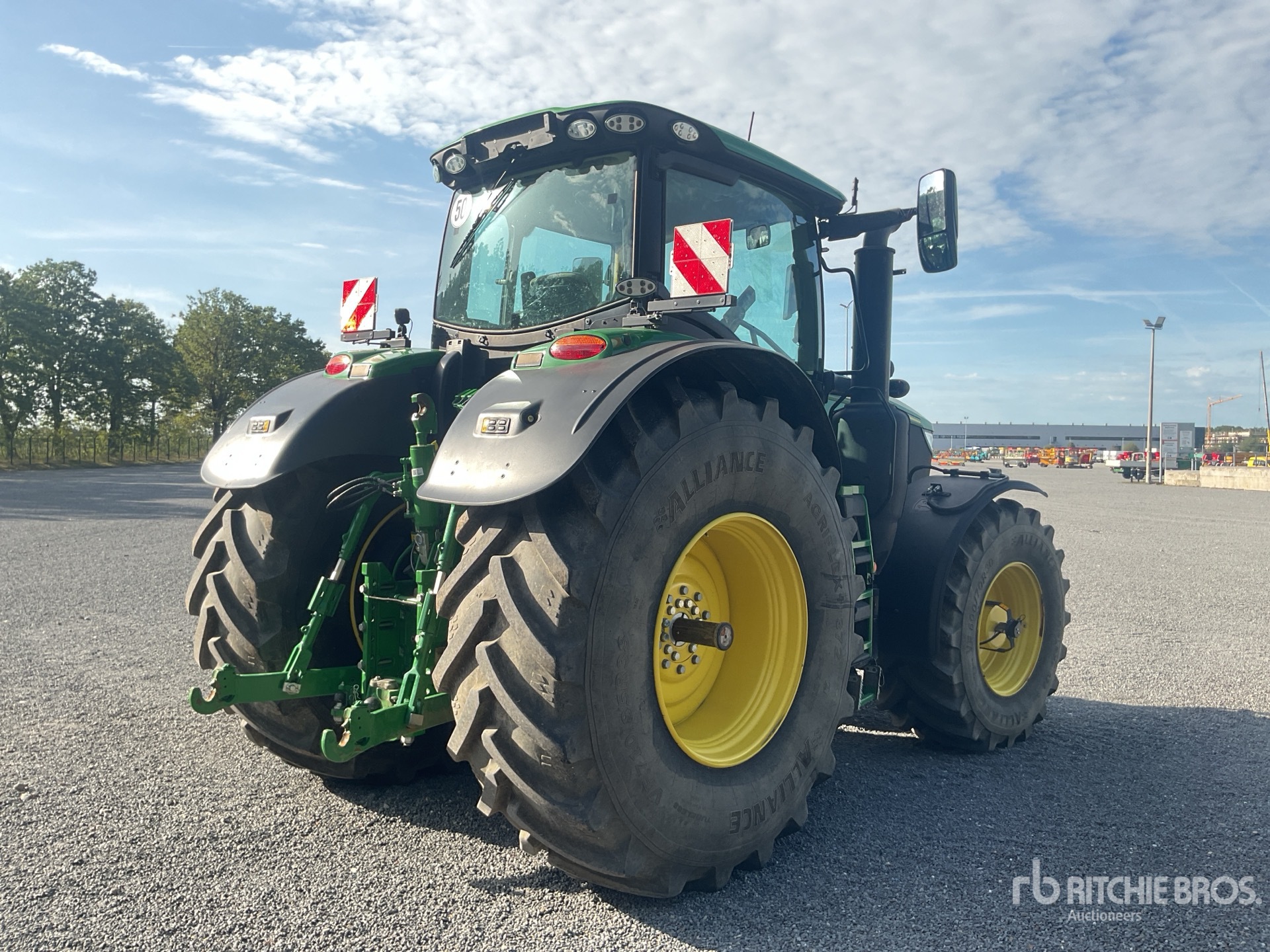 2022 John Deere 6R230