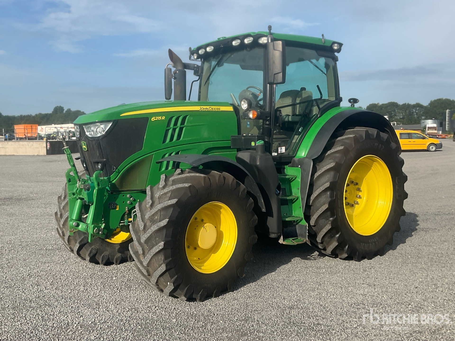 Photo of 2016 John Deere 6215R