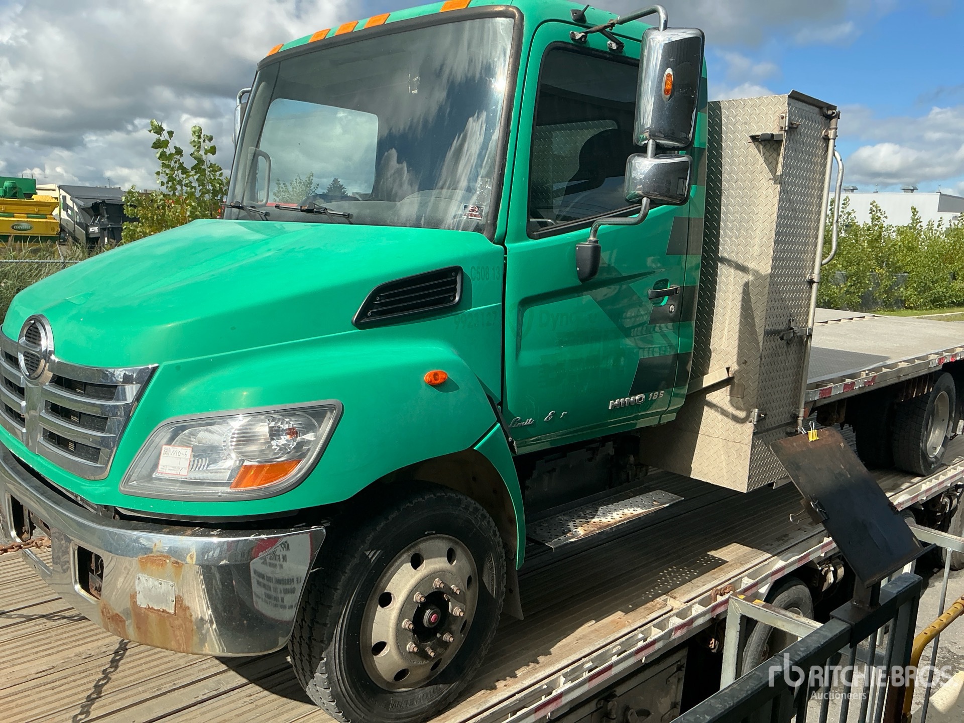 2010 Hino 185