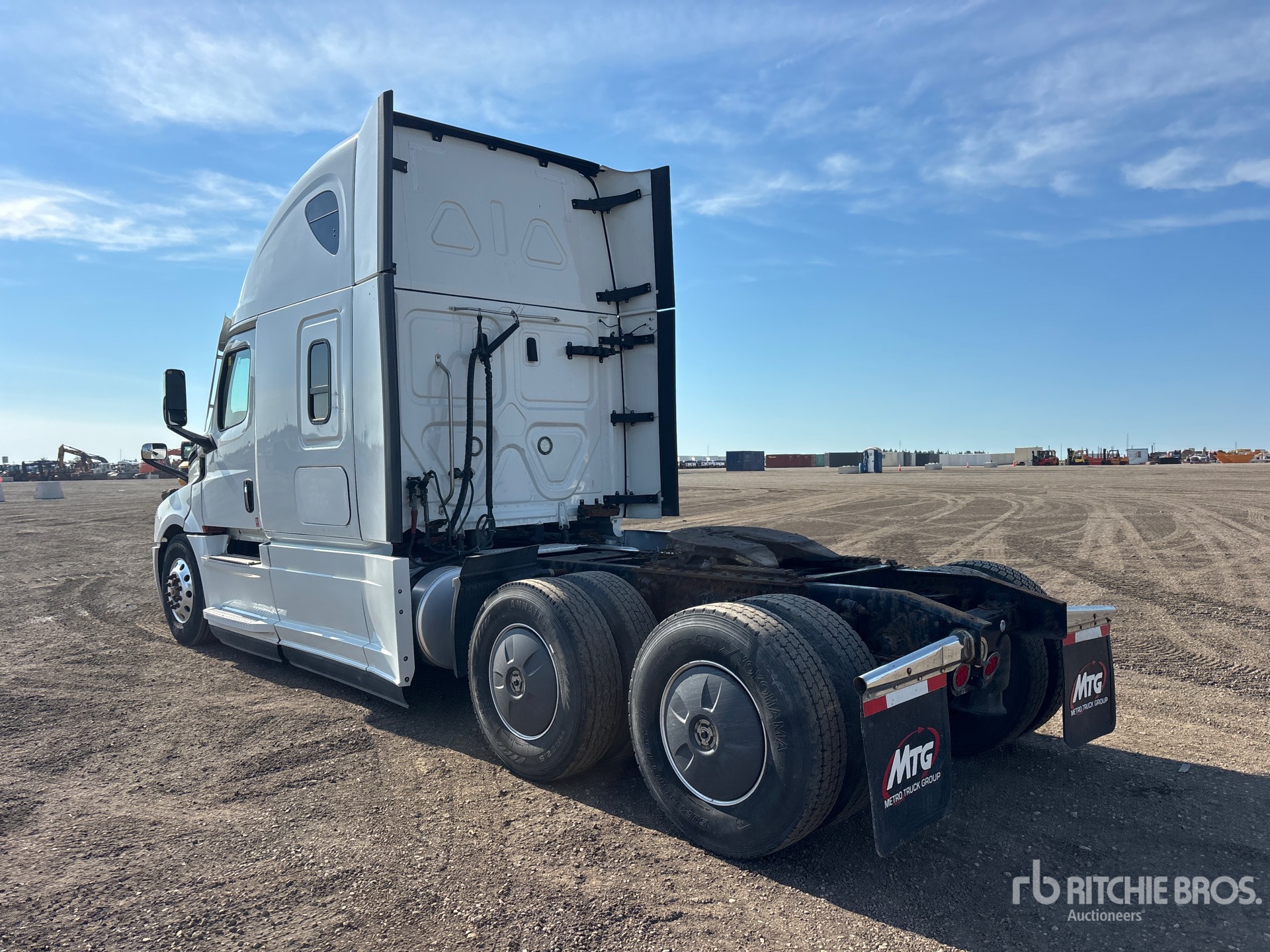 2023 Freightliner CASCADIA 126