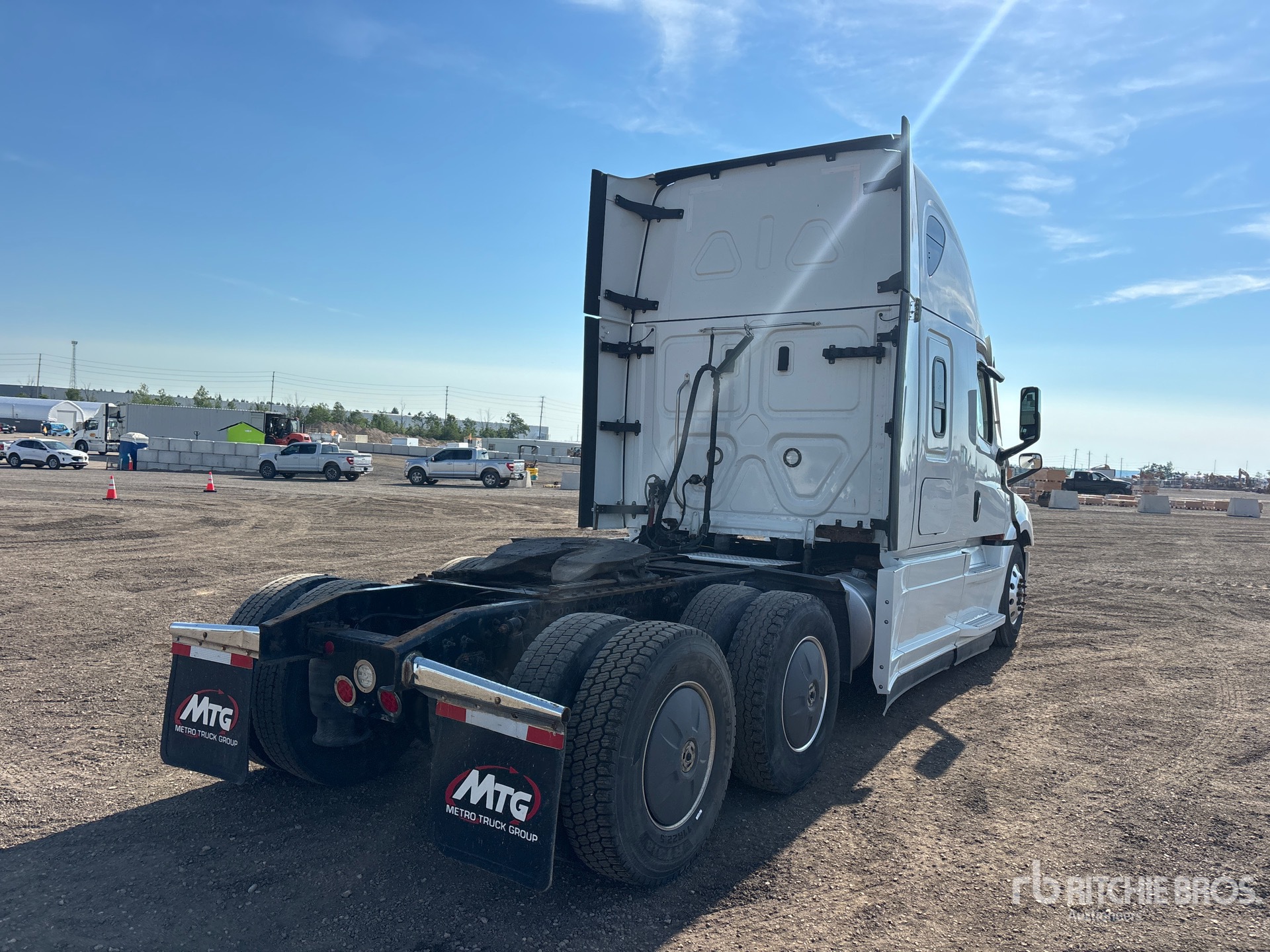 2023 Freightliner CASCADIA 126