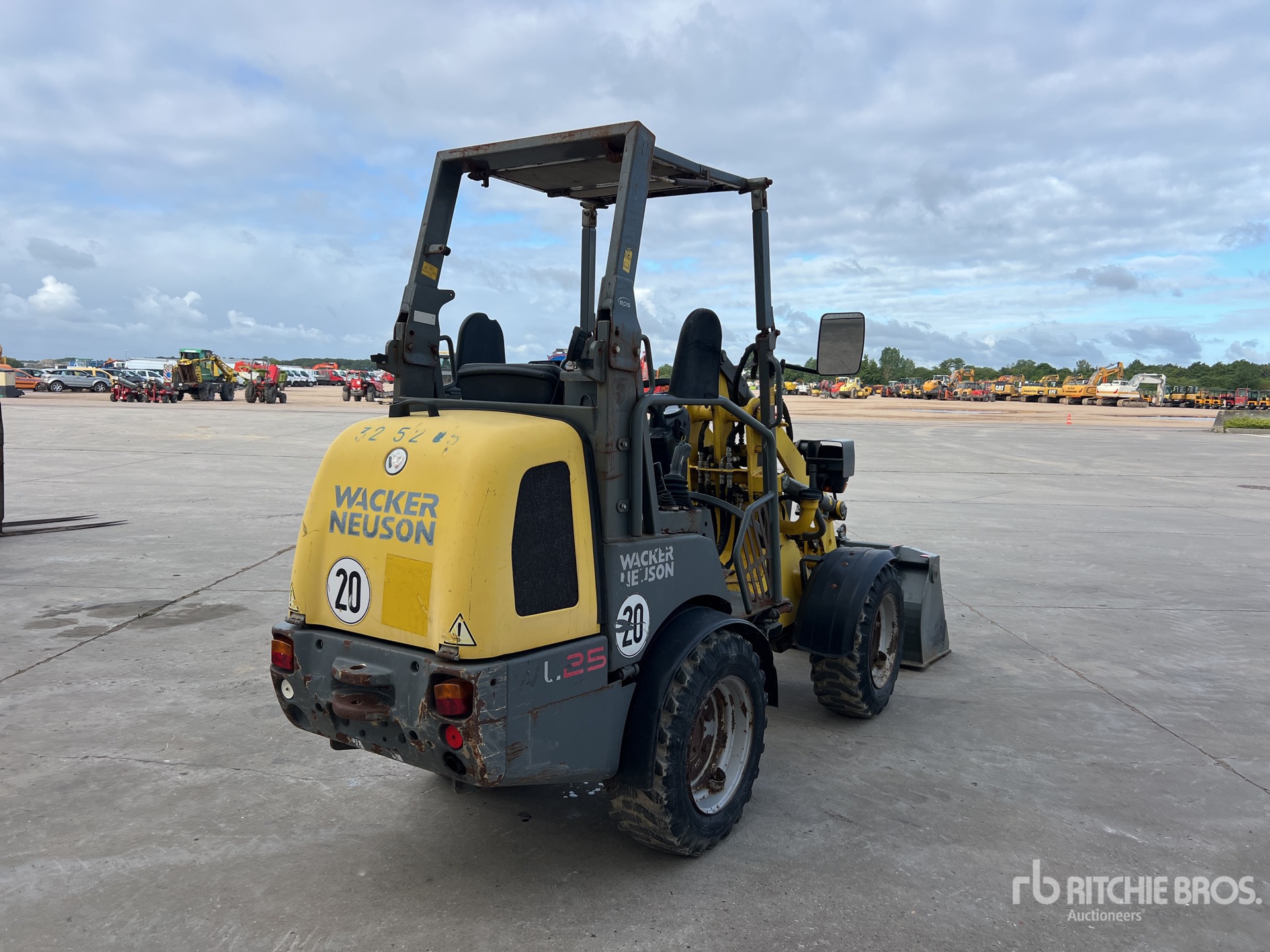 2016 Weidemann WL25