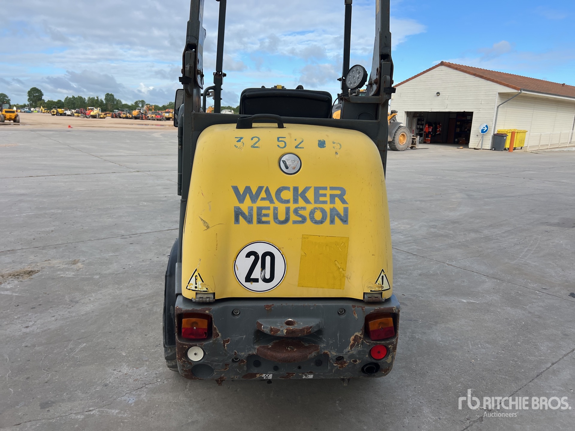 2016 Weidemann WL25