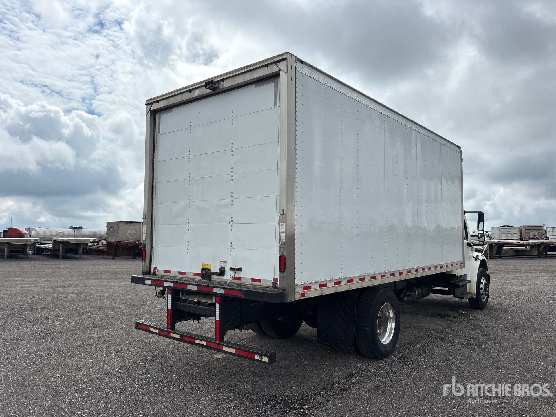 2019 Freightliner M2 106