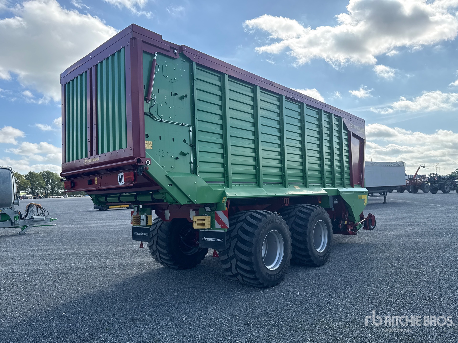 2023 Strautmann MAGNON CFS8-410