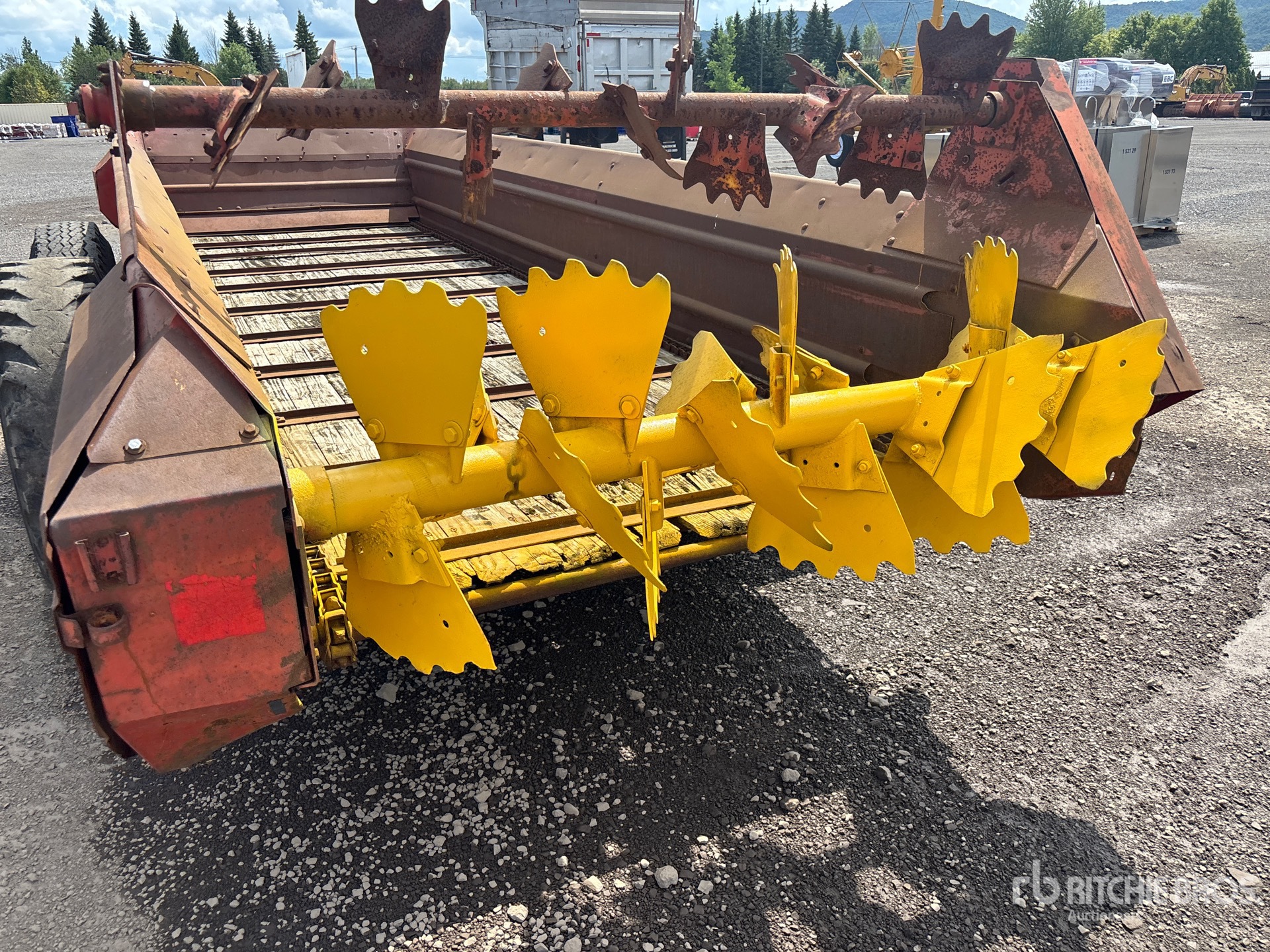 New Holland S676