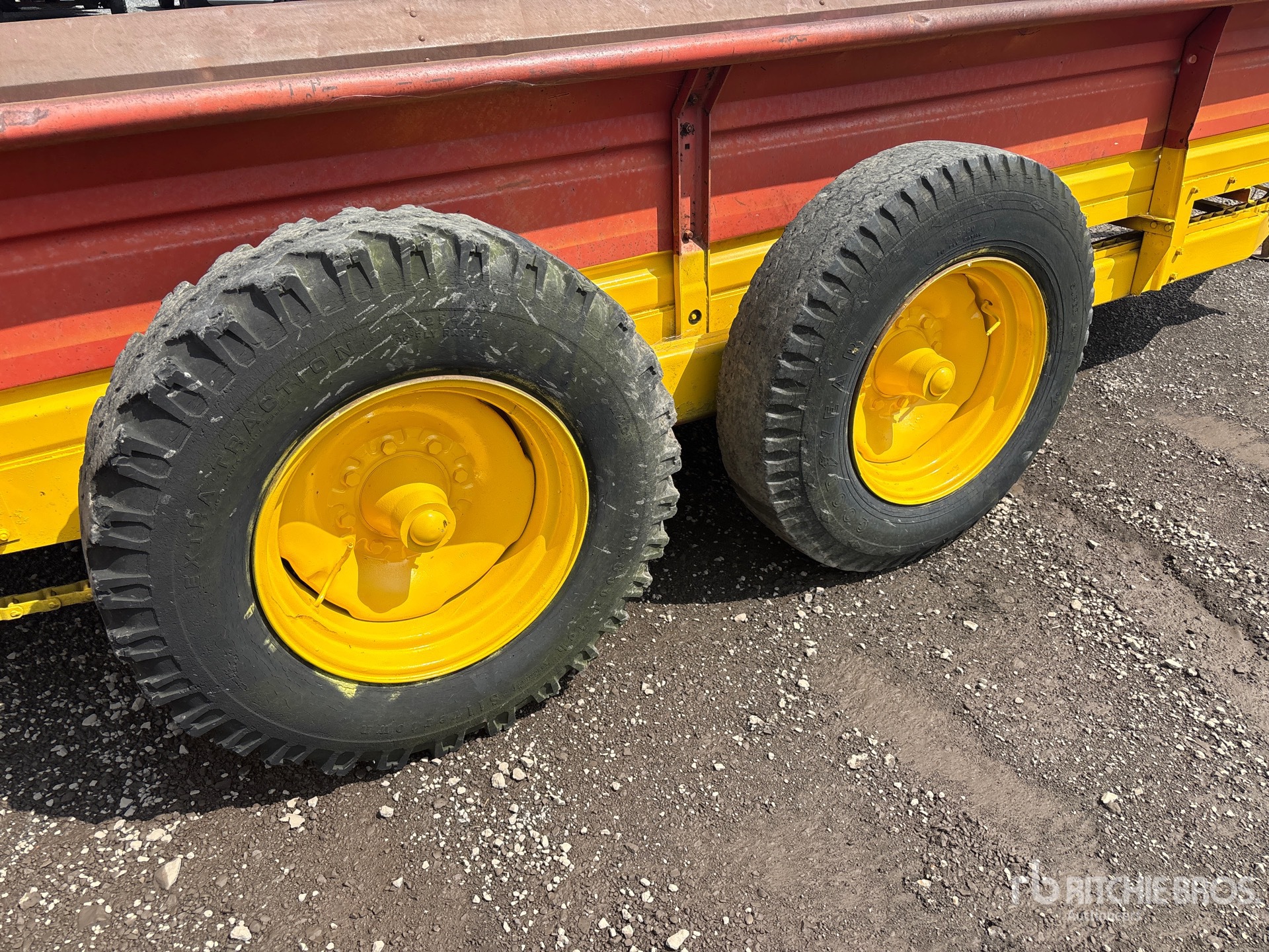 New Holland S676