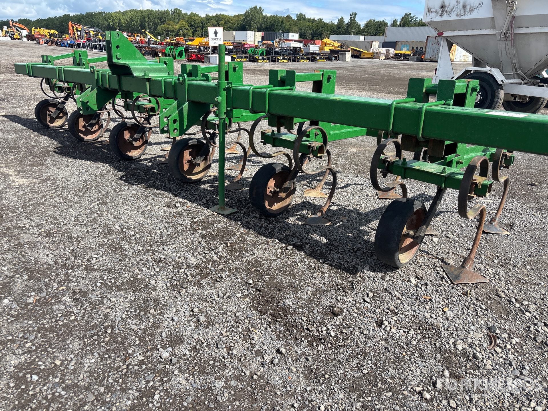 John Deere 16 ft Row Crop
