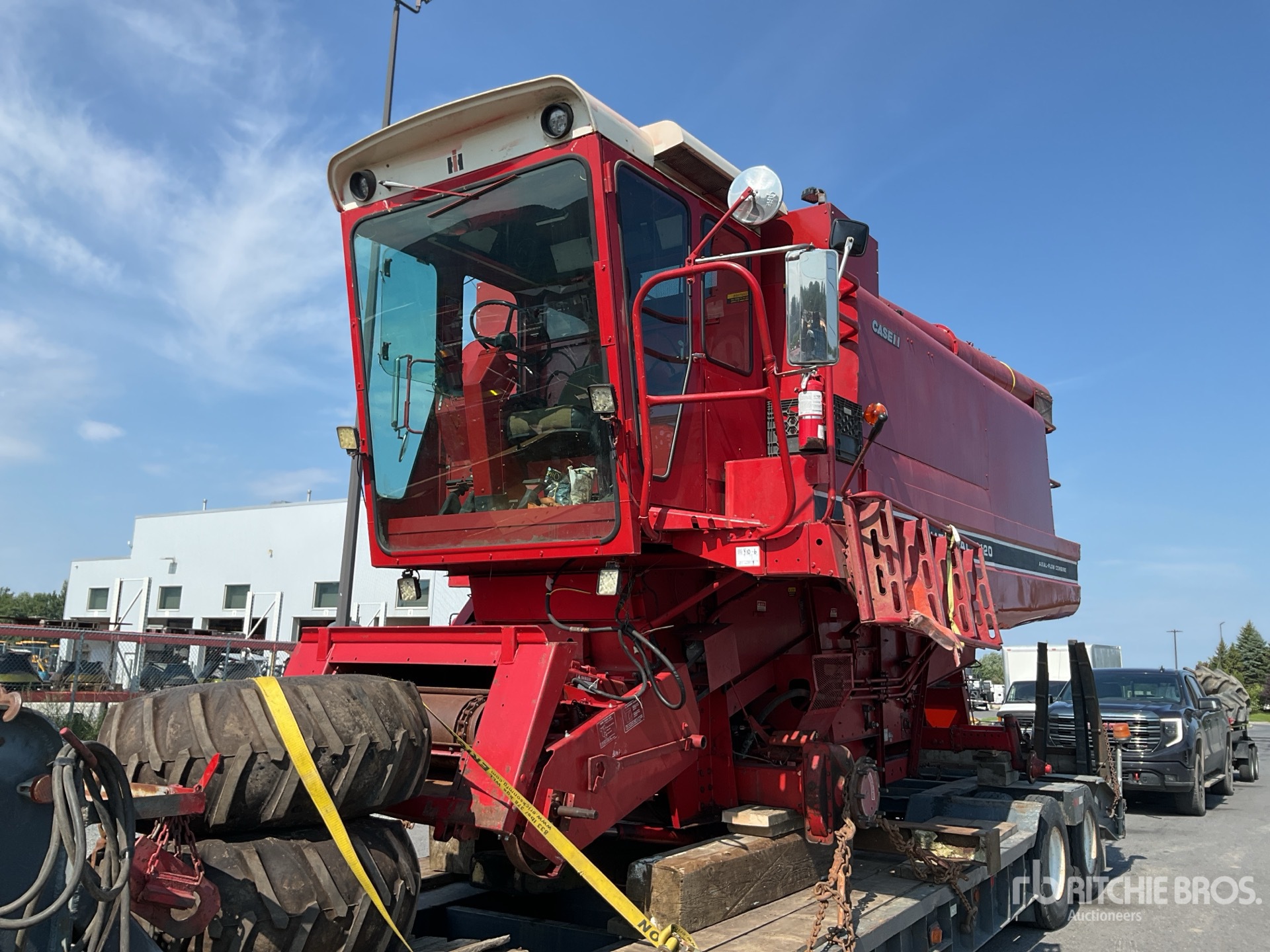 Photo of International Harvester 1420 AXIAL-FLOW