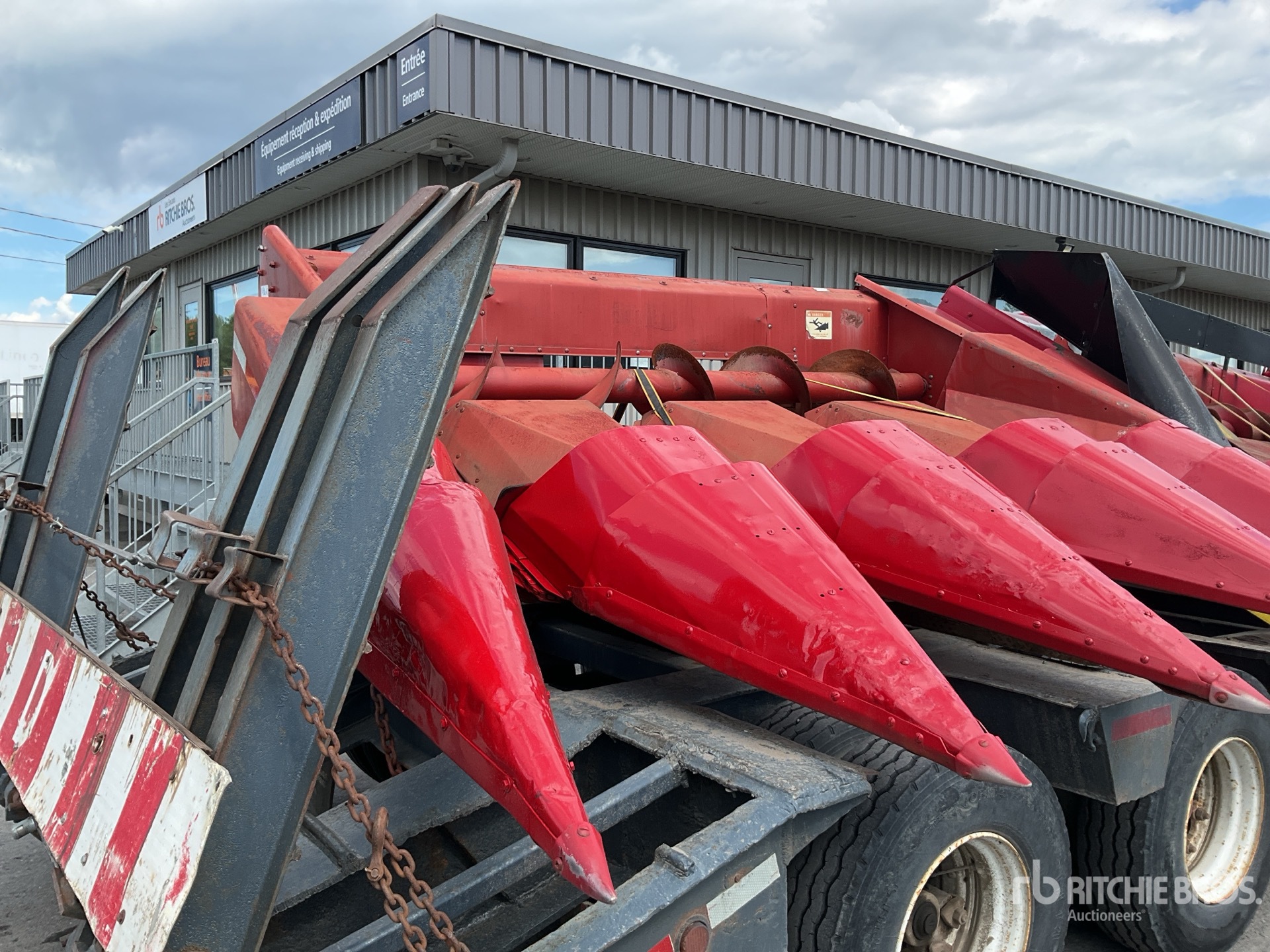 Photo of International Harvester 943