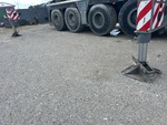 Crane Superstructure with Outrigger Pads
