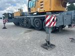 Crane Superstructure with Outrigger Beams