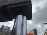Crane Superstructure with Outrigger Cylinders