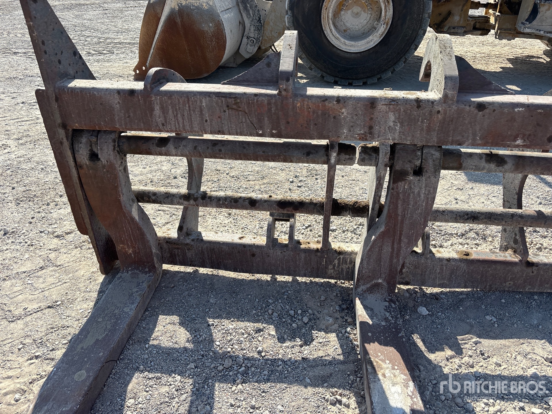 Caterpillar 68 in Q/C - Fits Cat 950H