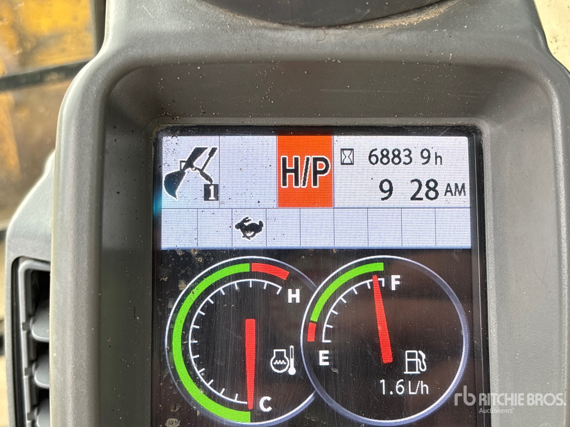 2018 John Deere 210G LC