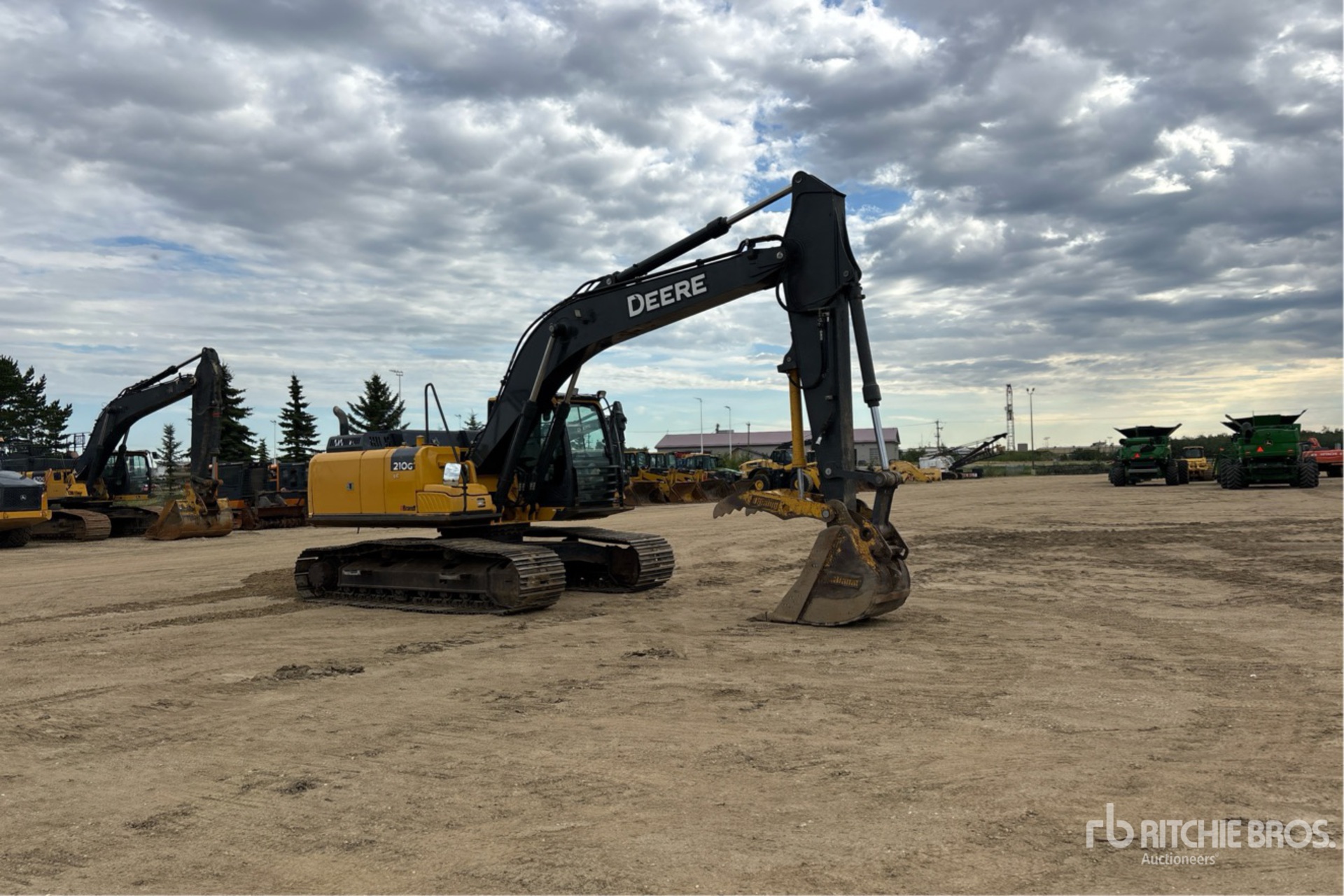 2018 John Deere 210G LC
