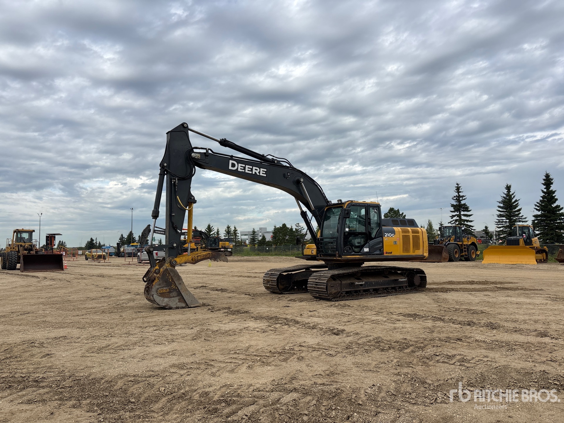 2018 John Deere 210G LC