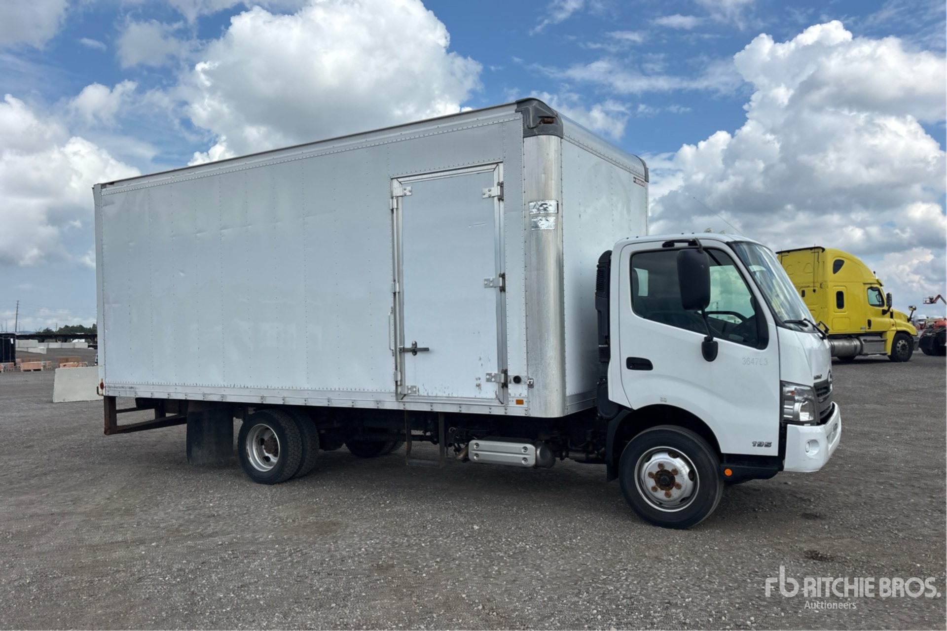 2020 Hino 195