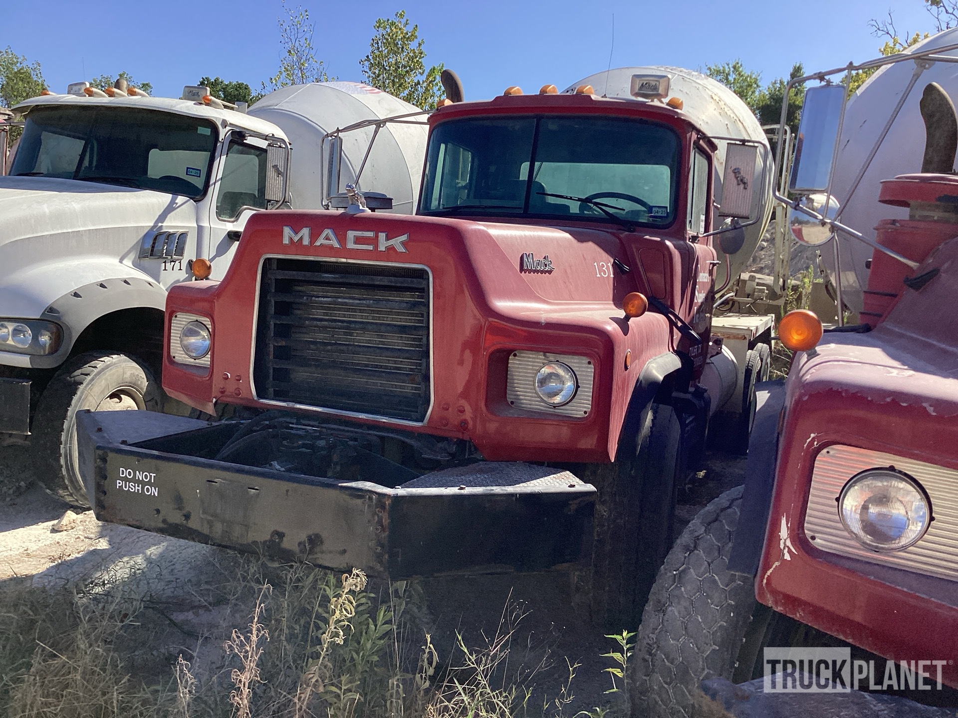 中古メック　2台 コンラックス 2006 Mack DM690S 6x4 Mixer Truck in Lufkin, Texas, United States