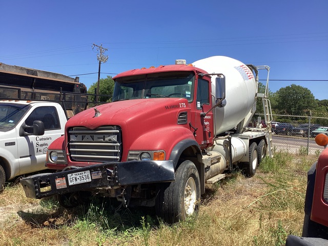 2006 Mack CV713 6x4 Mixer Truck