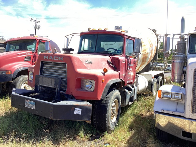 1999 Mack RD686SX 6x4 Mixer Truck