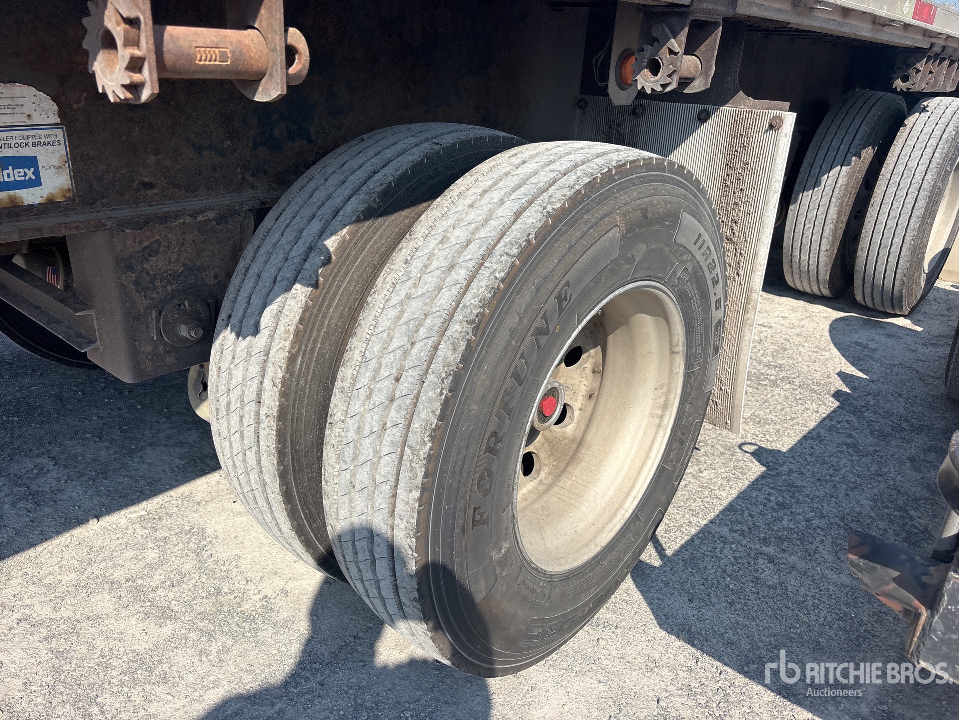 2008 Utility 48 ft T/A Spread Axle
