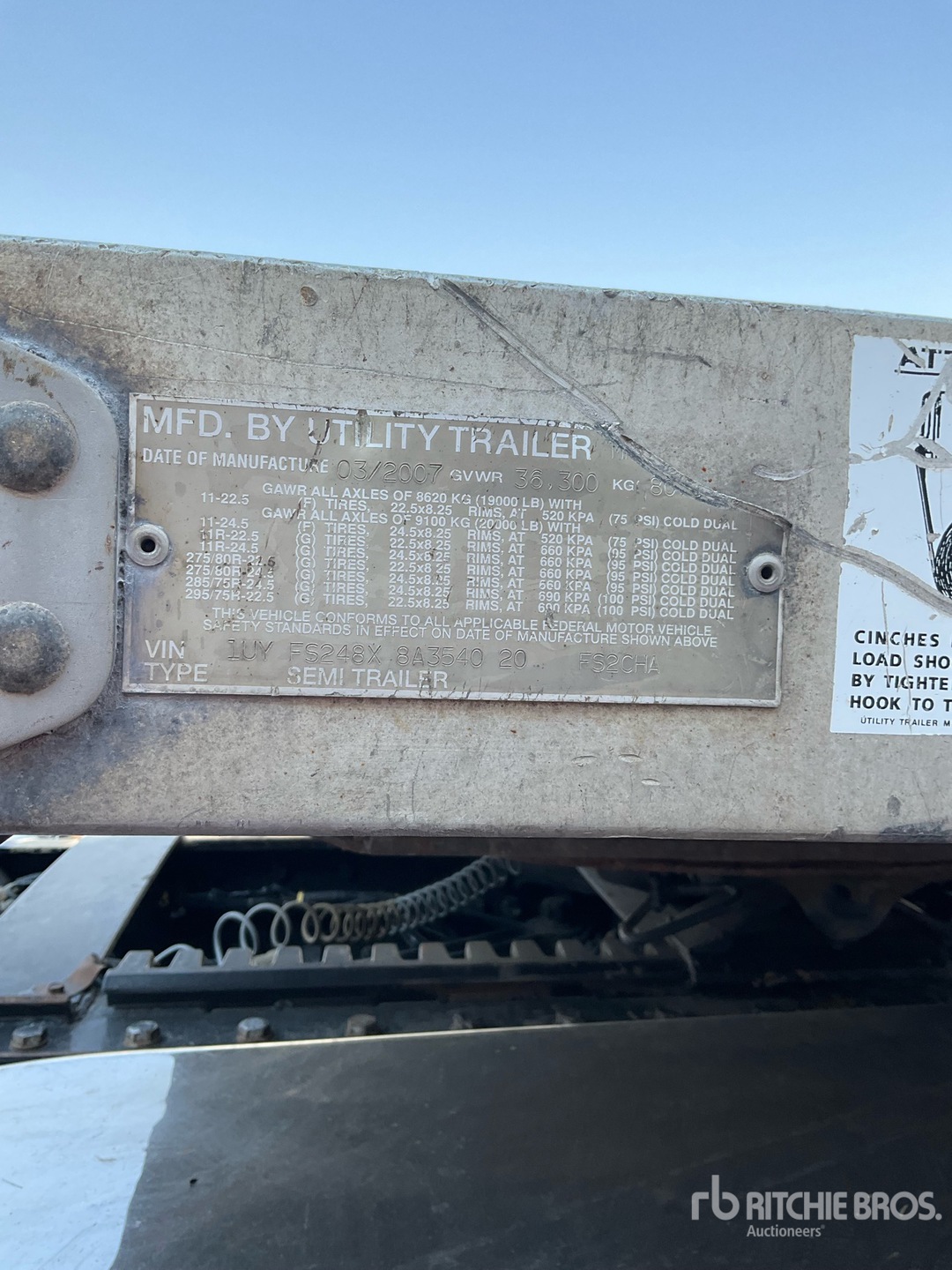 2008 Utility 48 ft T/A Spread Axle