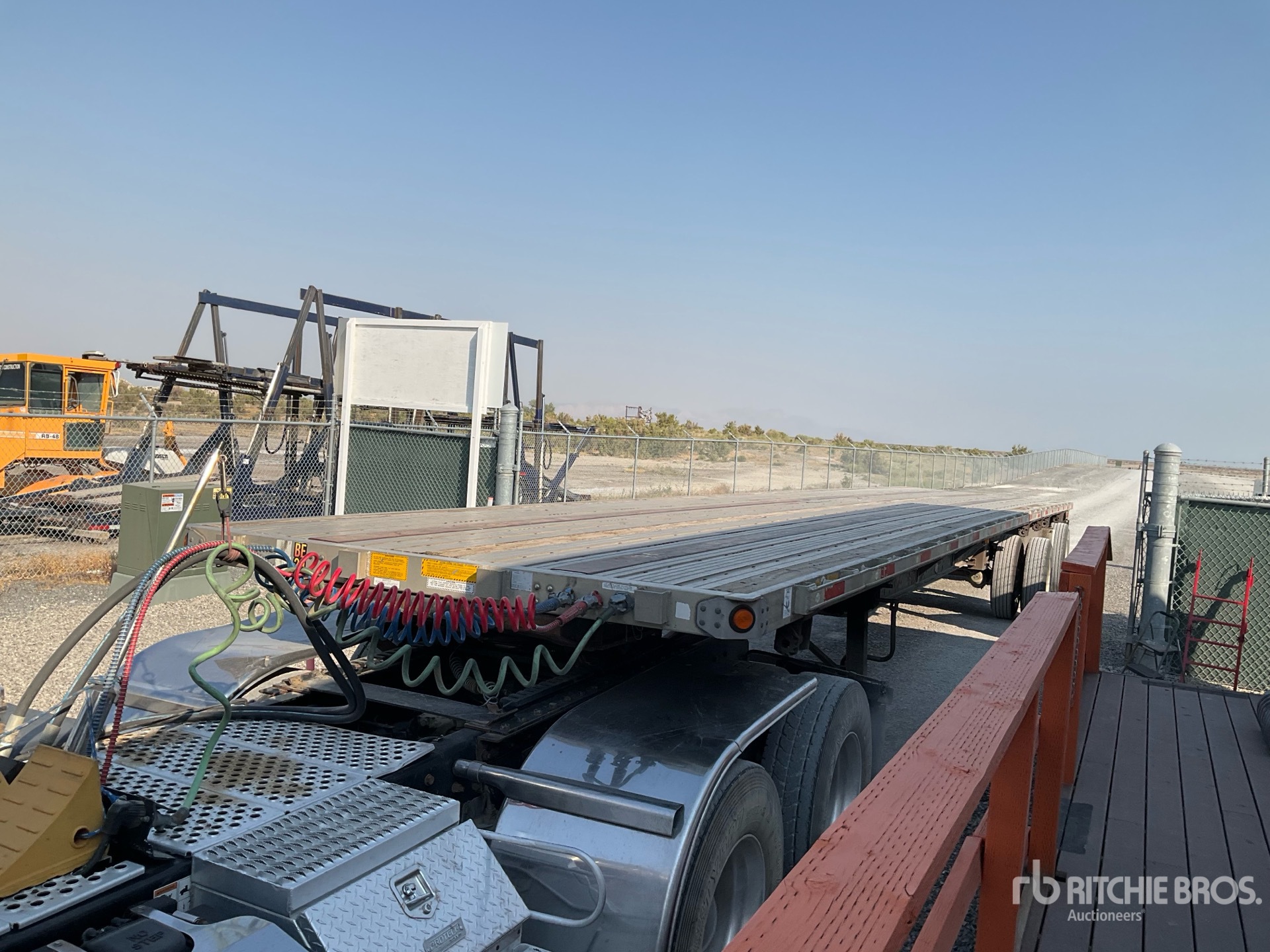 2008 Utility 48 ft T/A Spread Axle
