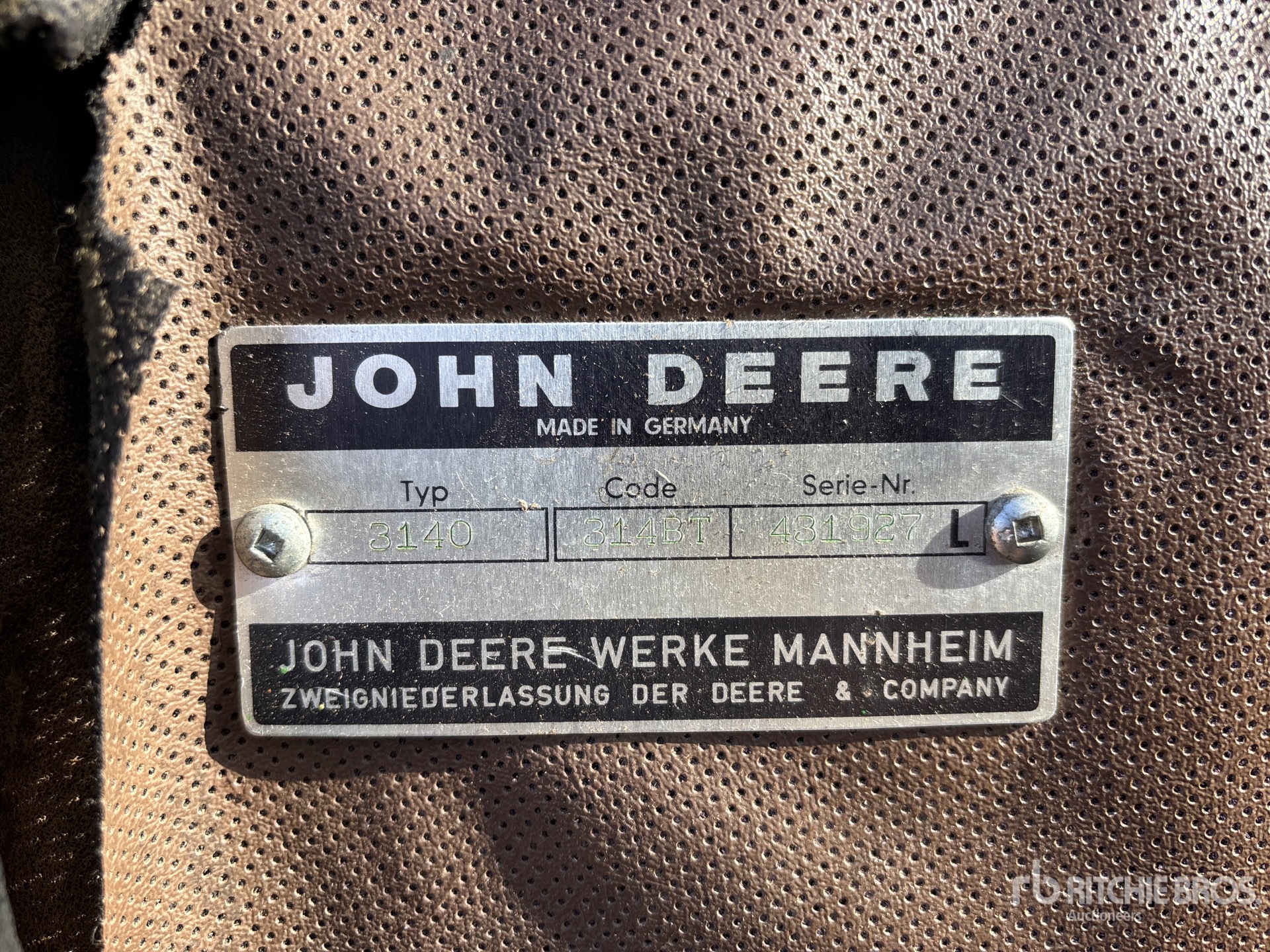 1981 John Deere 3140