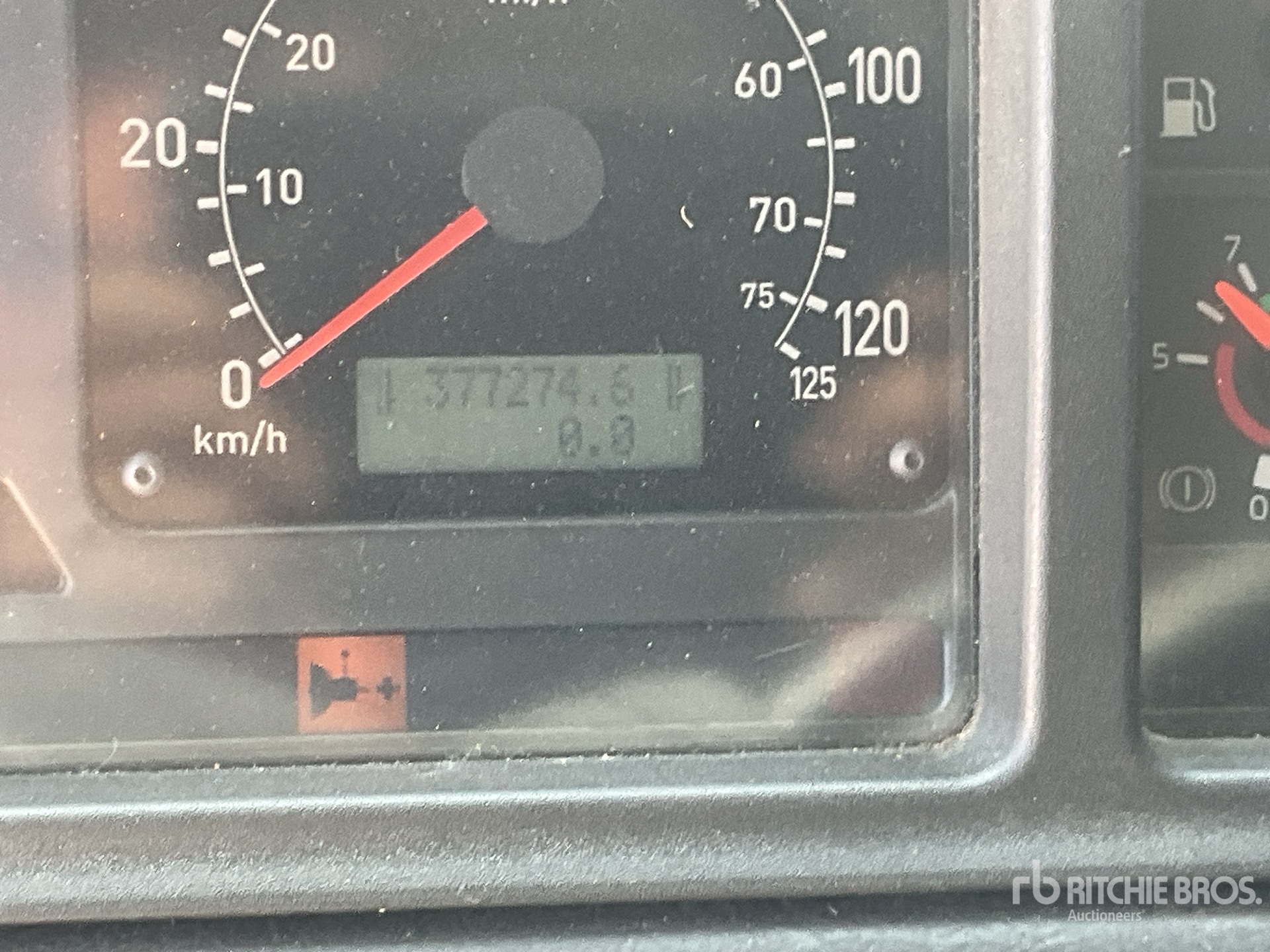 2000 Volvo FM10