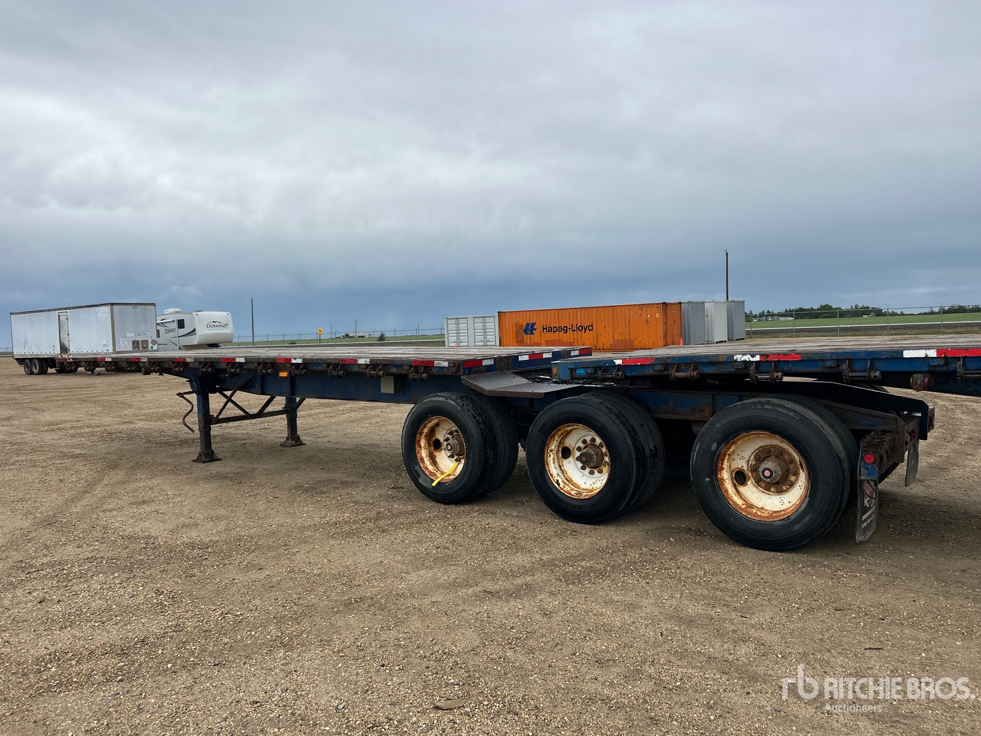 1996 Manac 32 ft Super B-Train Lead