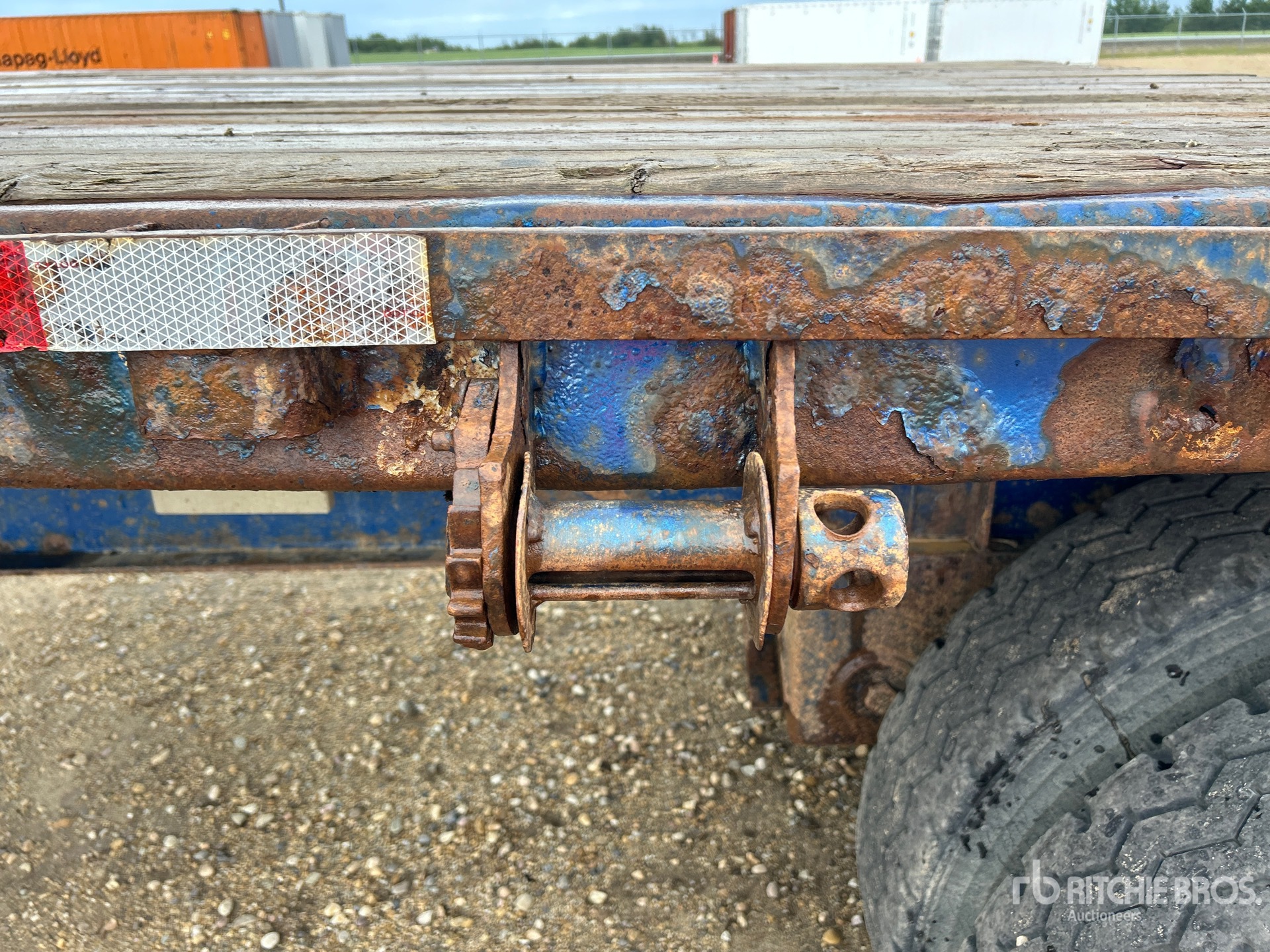 1996 Manac 32 ft Super B-Train Lead