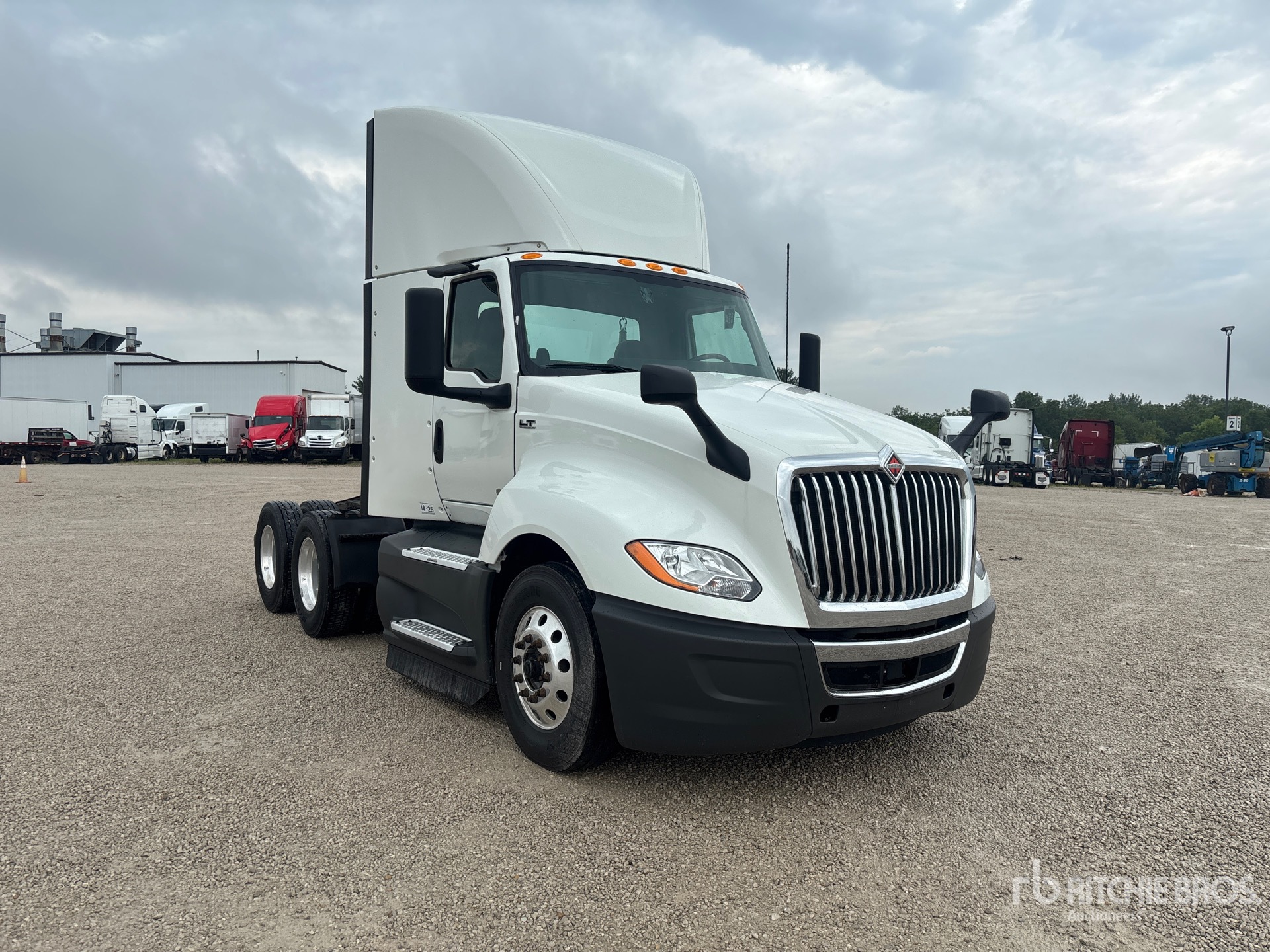 2021 International LT625