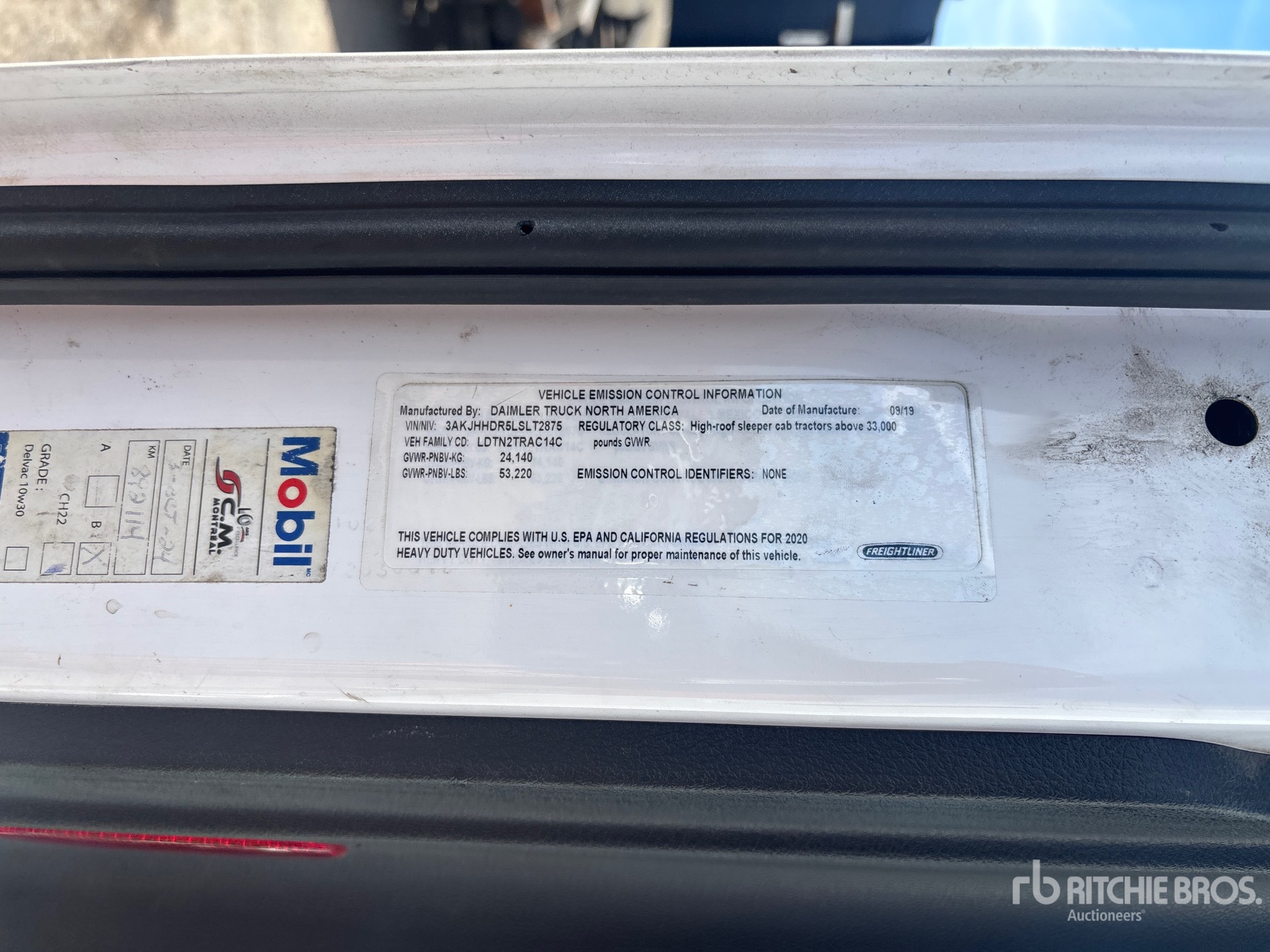 2020 Freightliner CASCADIA 126