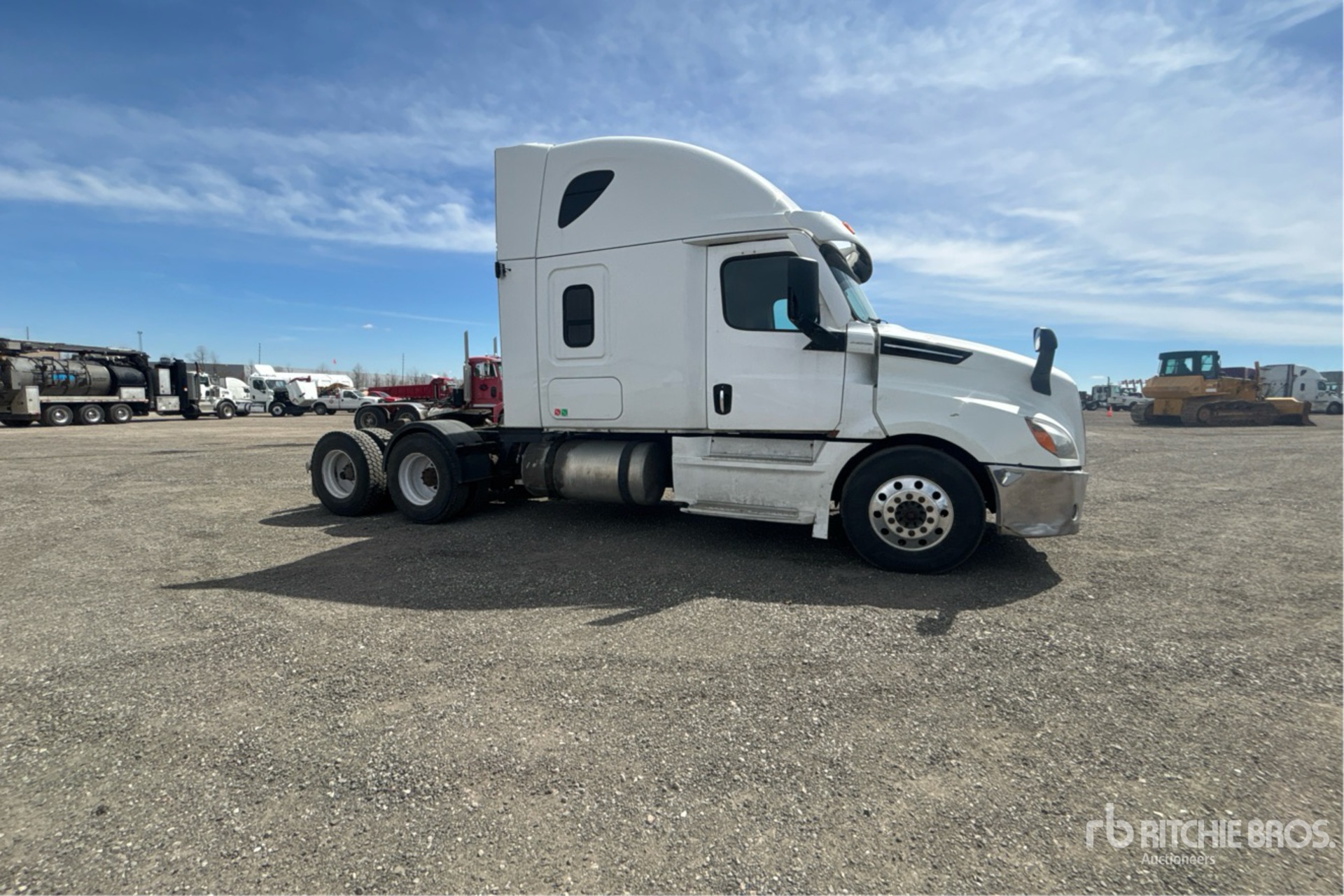 2020 Freightliner CASCADIA 126