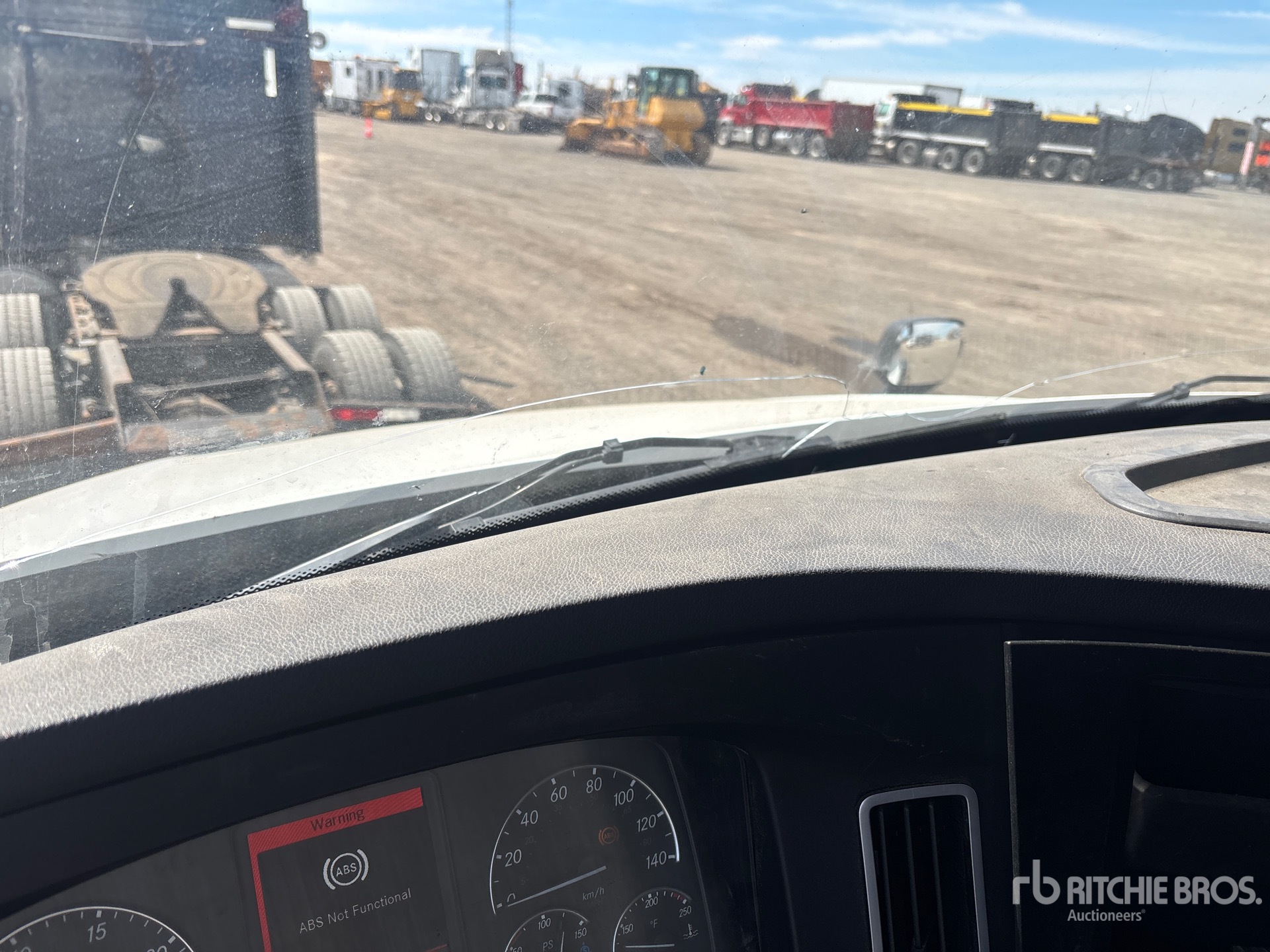 2020 Freightliner CASCADIA 126