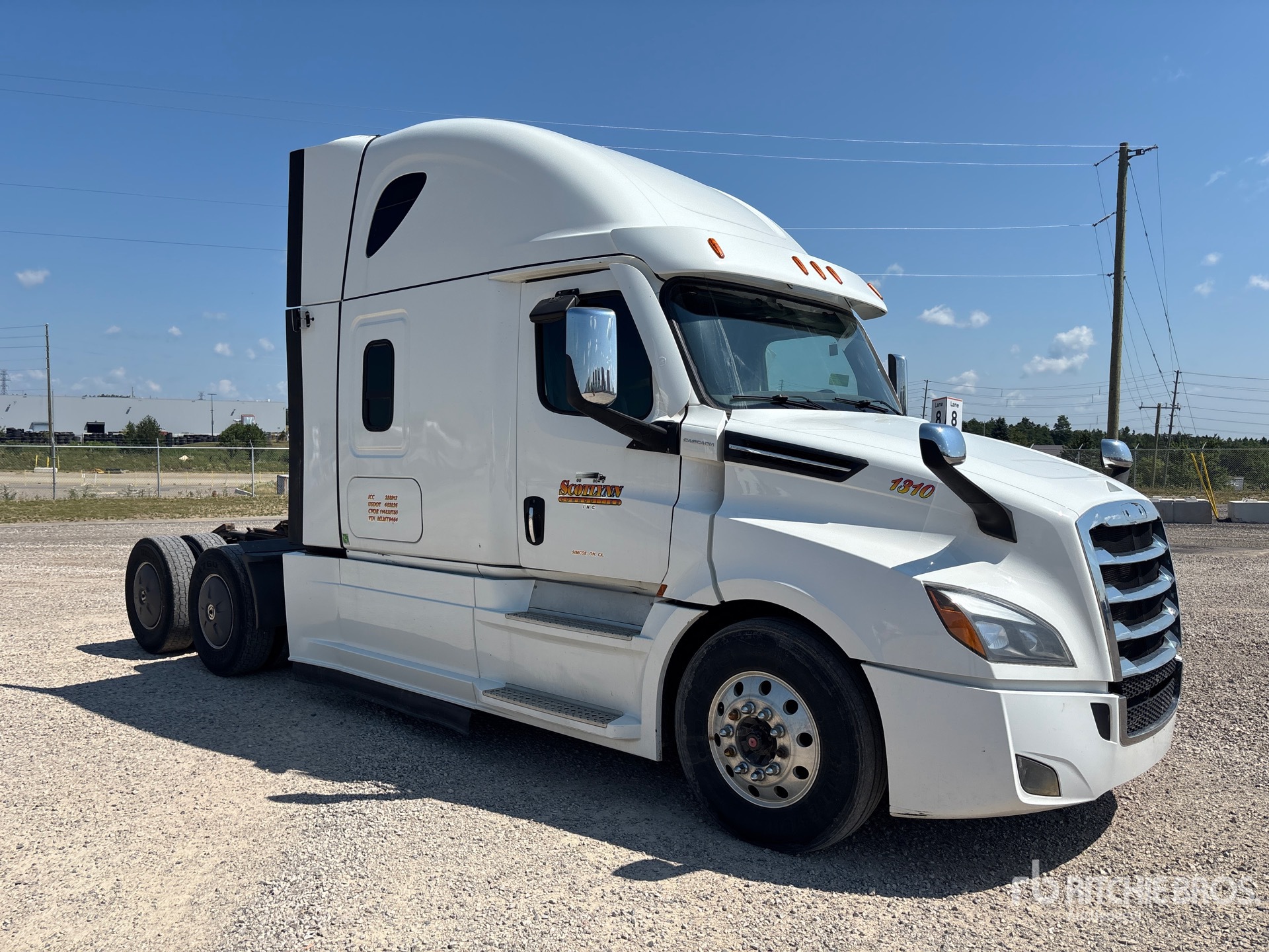 2021 Freightliner CASCADIA 126