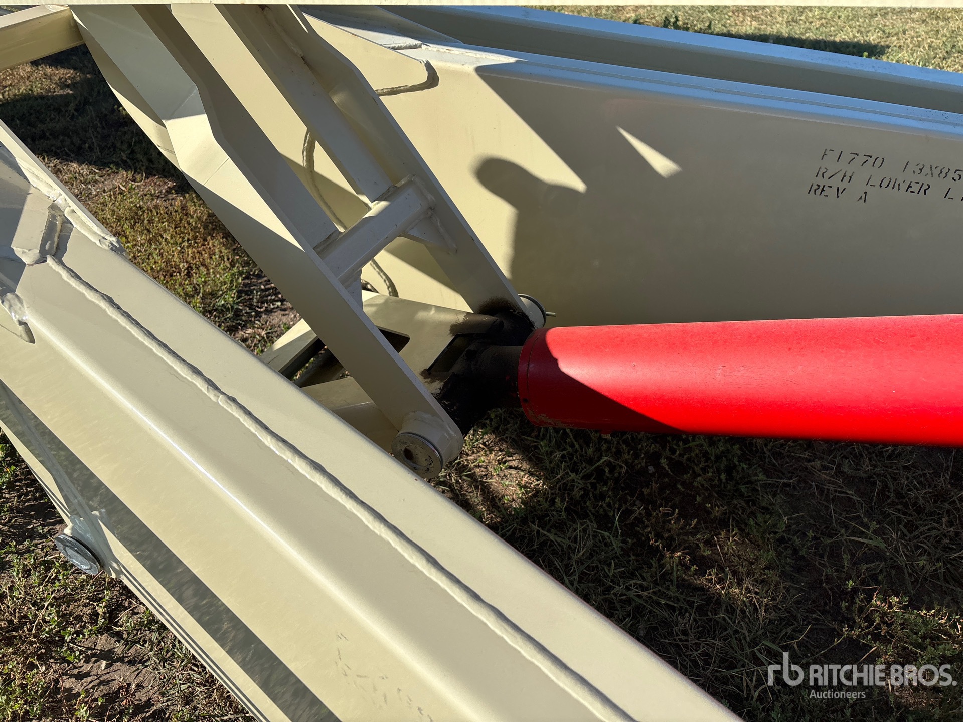 Farm King 1385