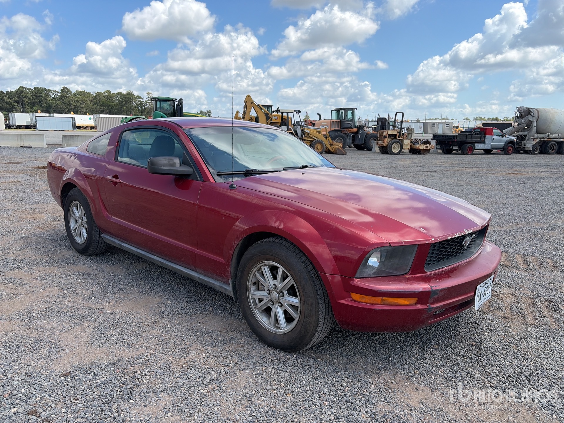 General Appearance with Picture, Right Front Corner