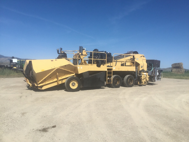 Etnyre Quad Asphalt Micro Surfacing Machine