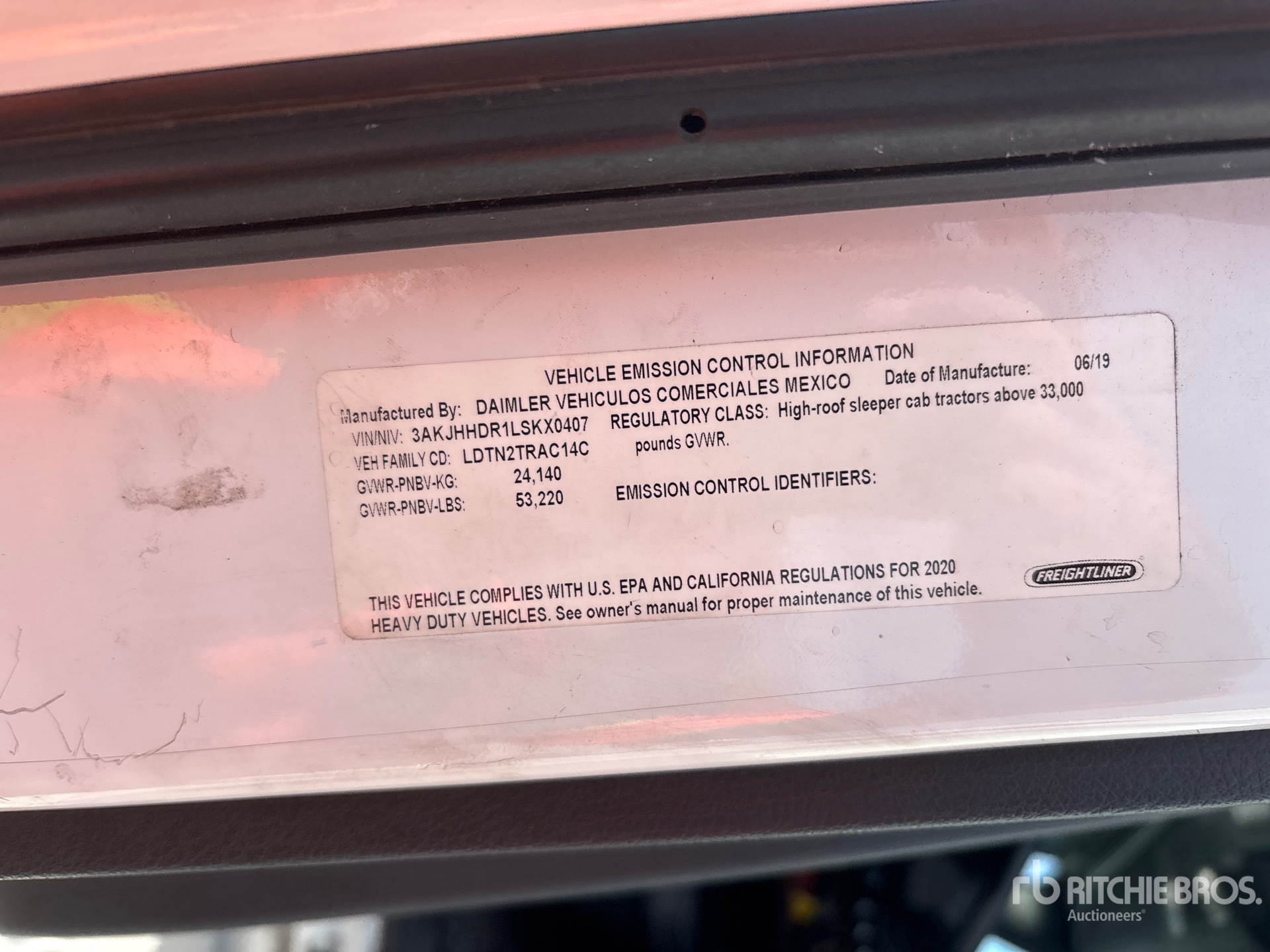 2020 Freightliner CASCADIA 126