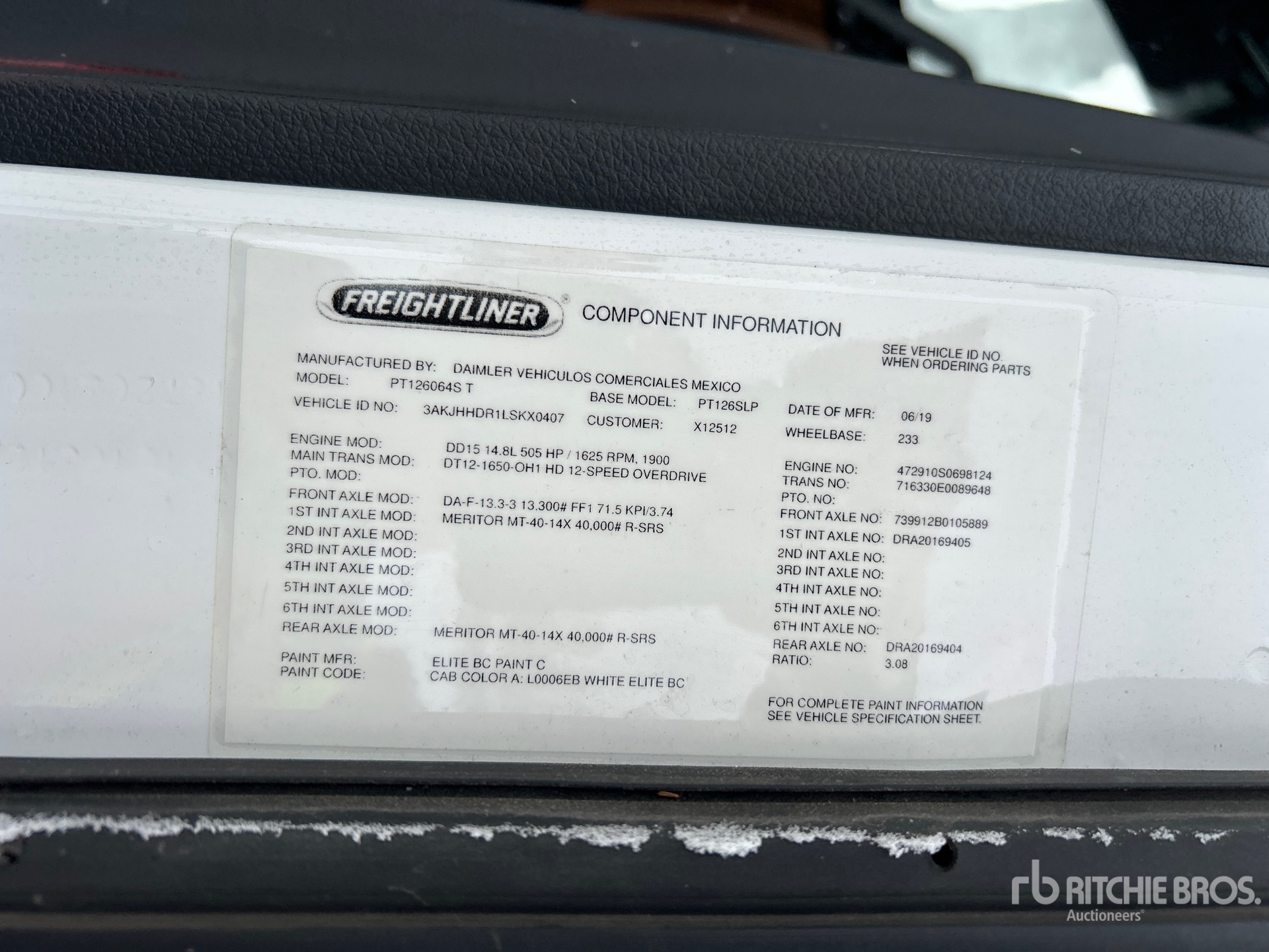 2020 Freightliner CASCADIA 126