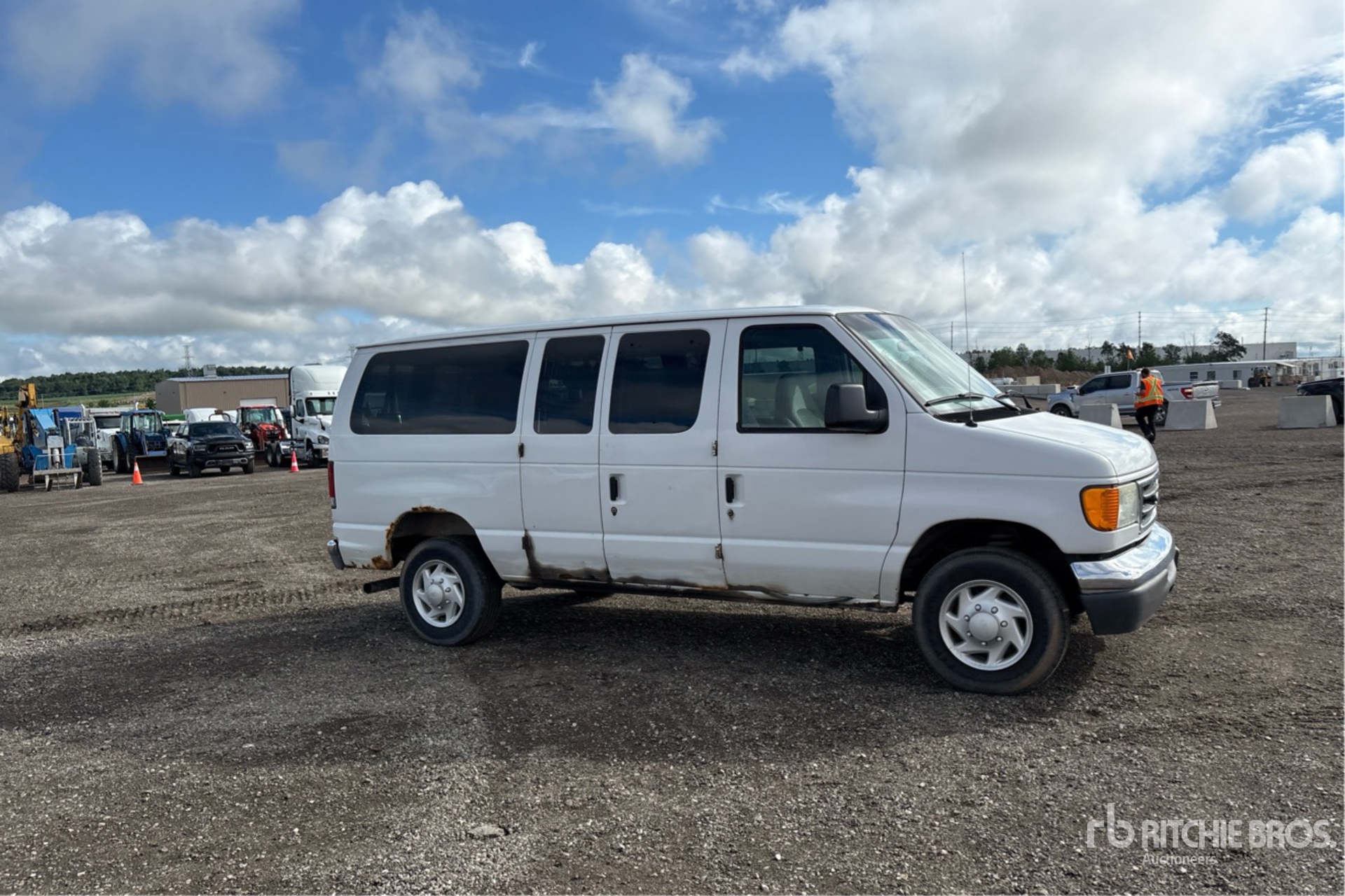 2005 Ford E-350