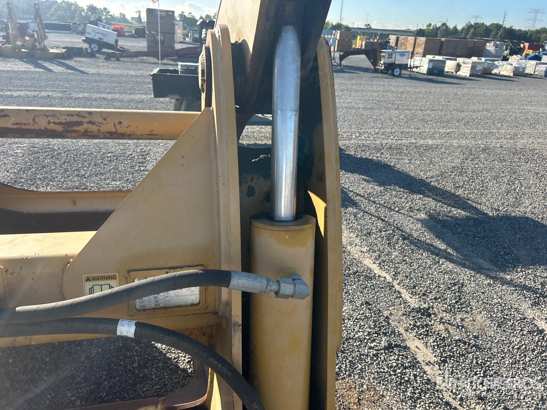Caterpillar 109 in Wheel Loader Log Forks - ...