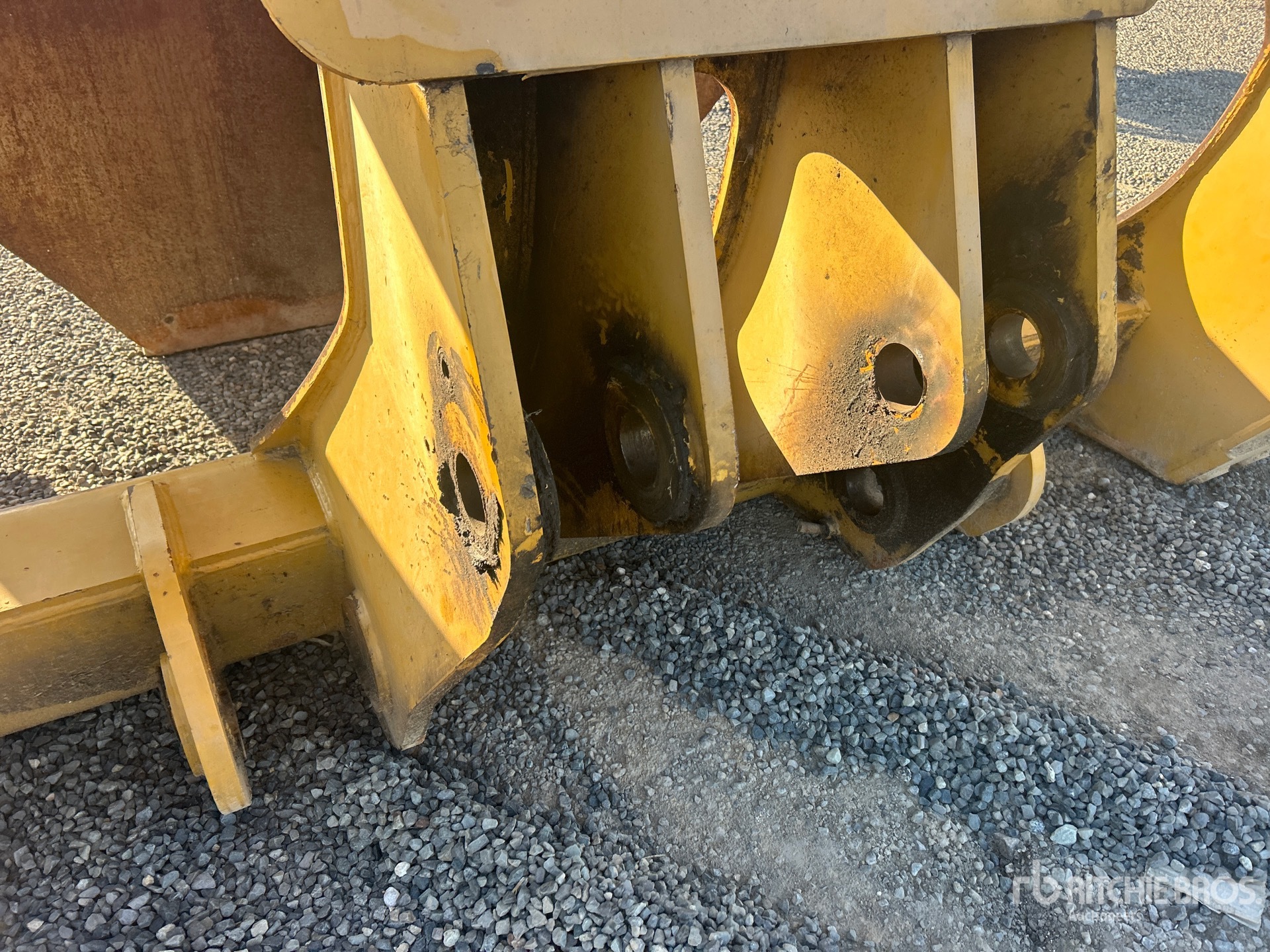 Caterpillar 109 in Wheel Loader Log Forks - ...