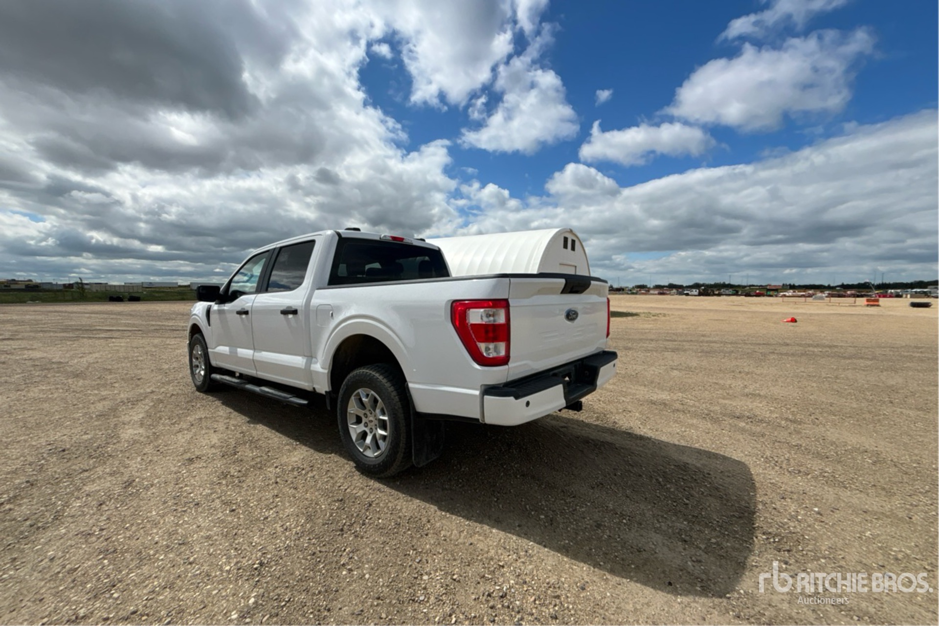 General Appearance with Picture, Left Rear Corner