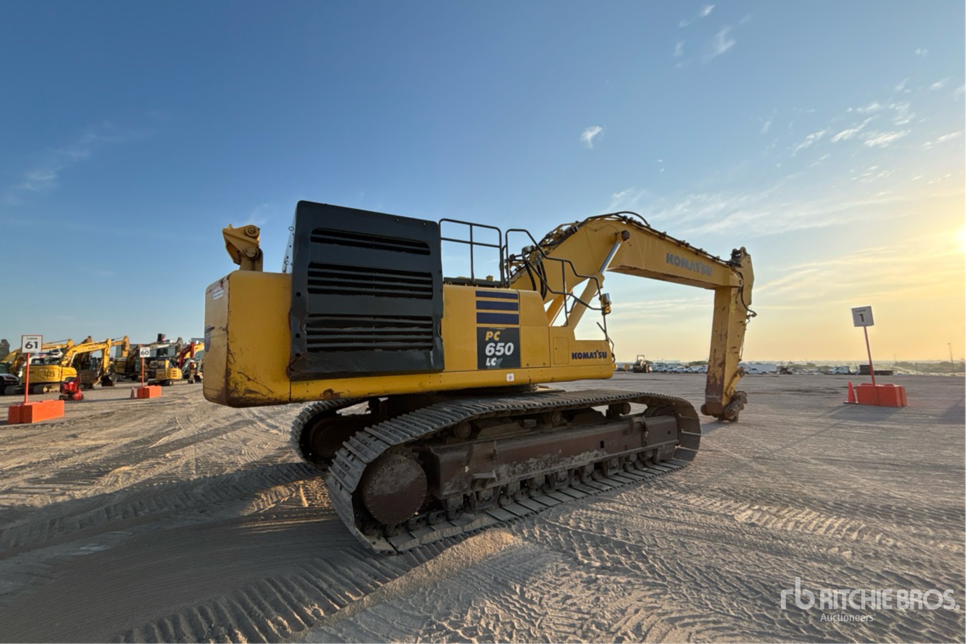 2017 Komatsu PC650LC-11