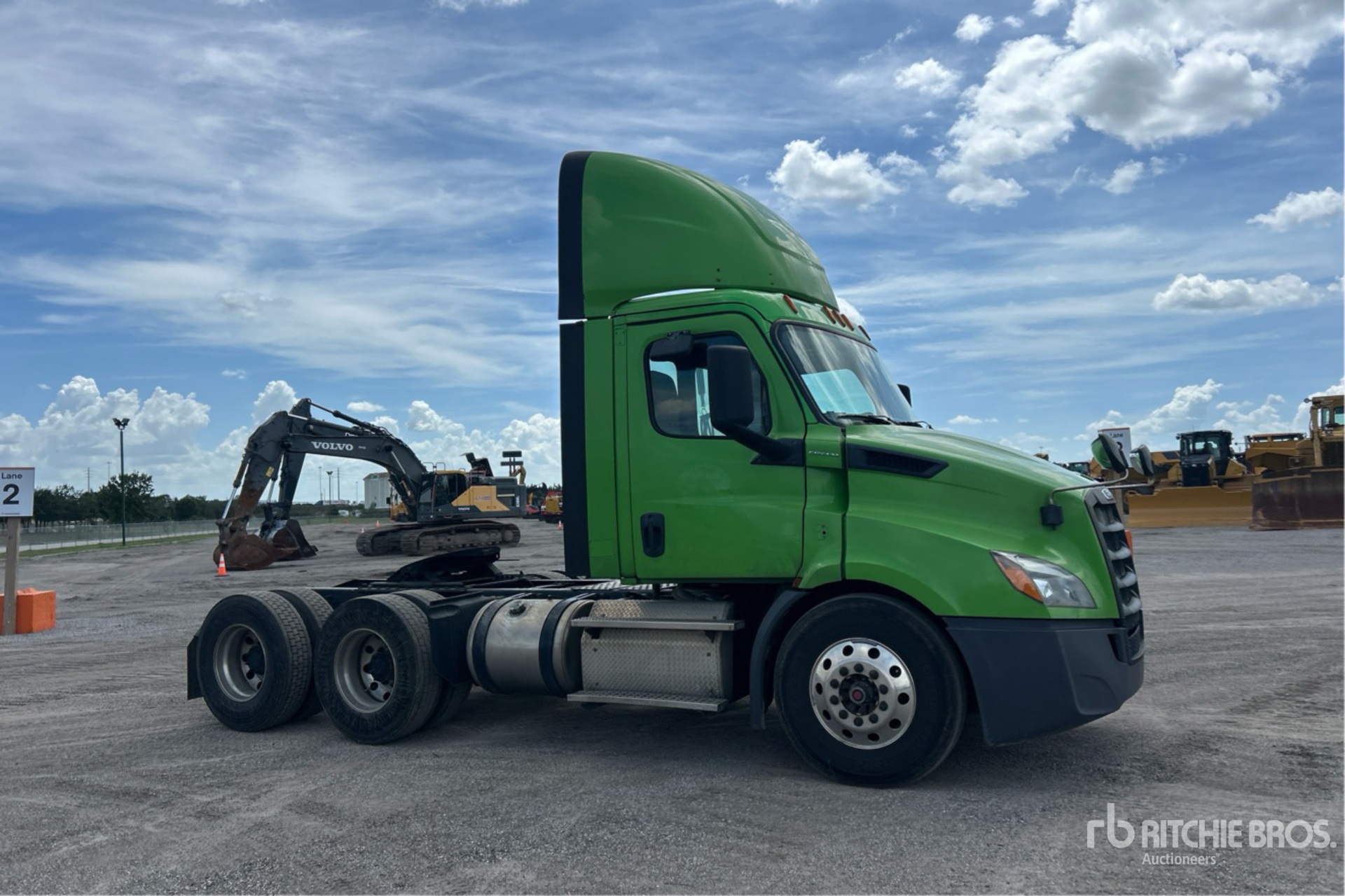 2019 Freightliner CASCADIA 116