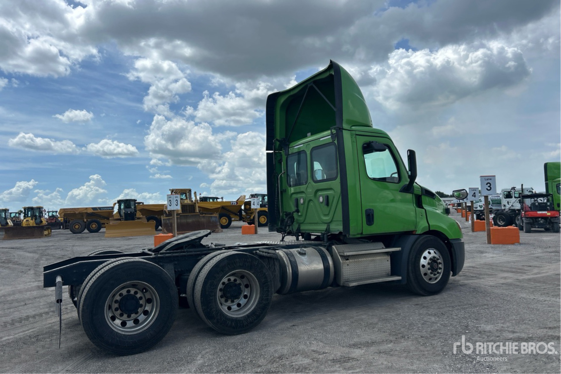 2019 Freightliner CASCADIA 116