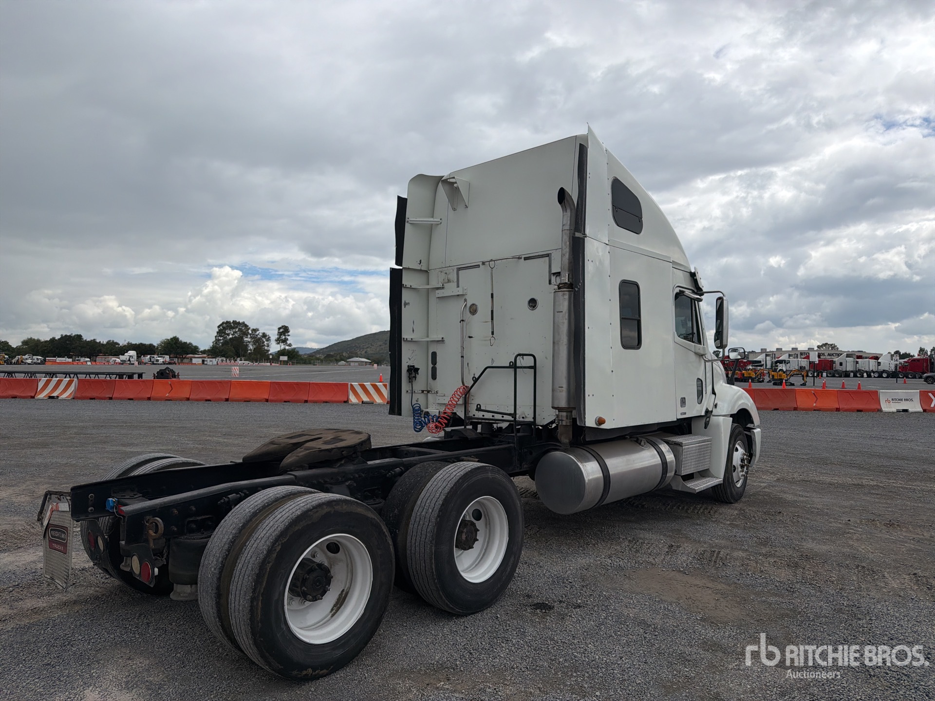 2007 Freightliner COLUMBIA 120